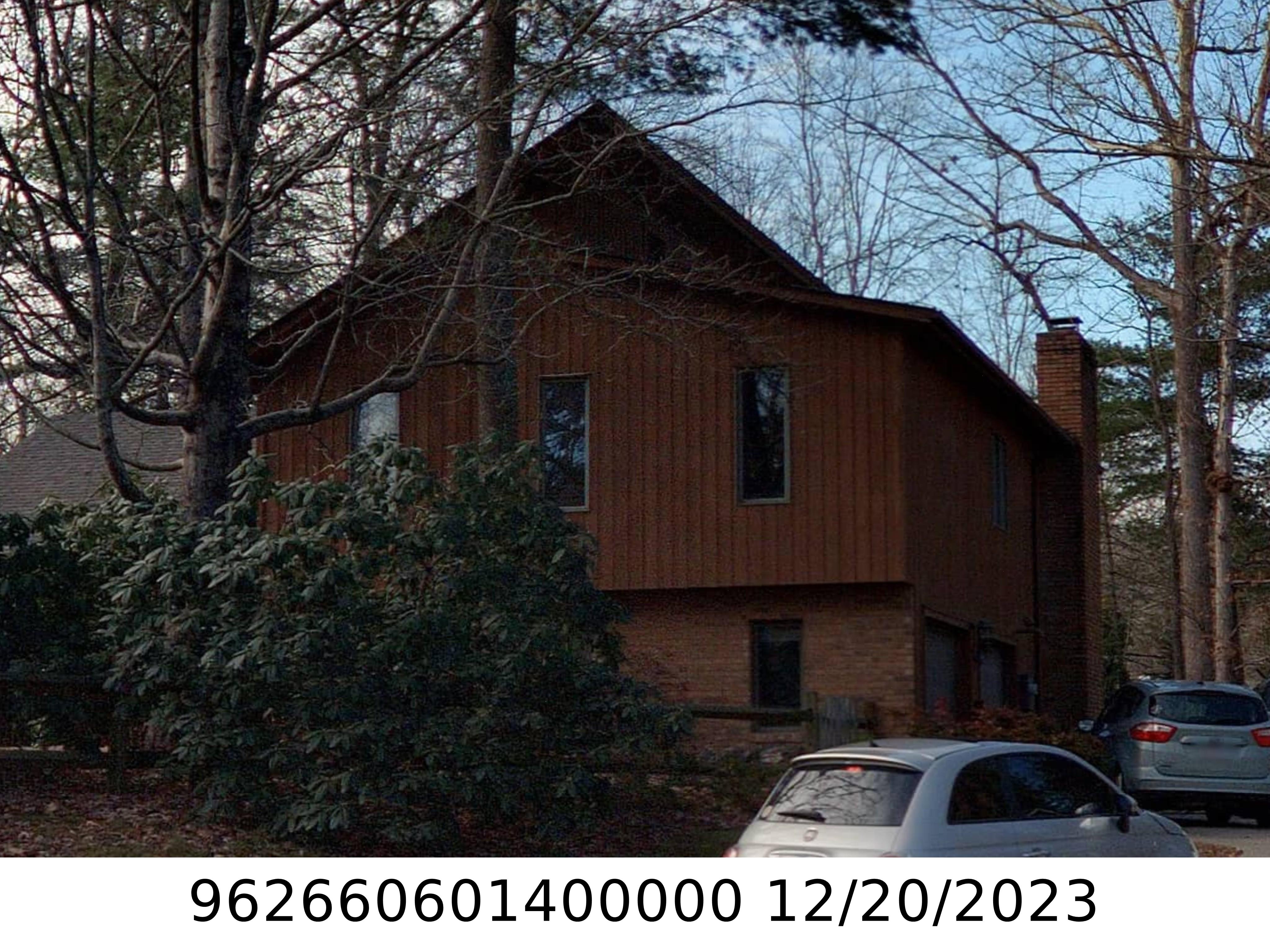 A picture of the property located at 24 S OAKS CIR, ASHEVILLE NC 28806.
