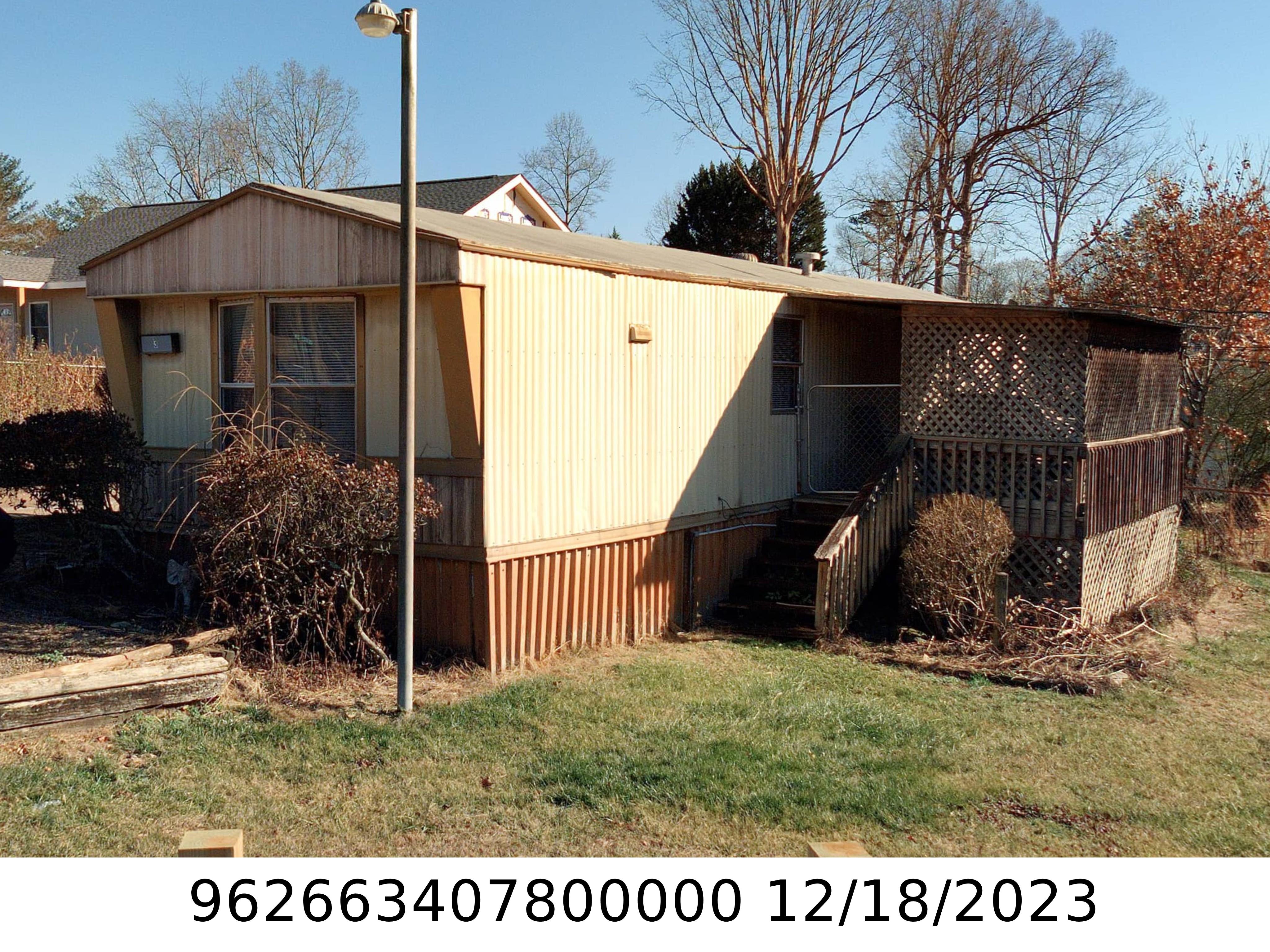A picture of the property located at 3 CHARLIE ARTHUR LN, ASHEVILLE NC 28806.