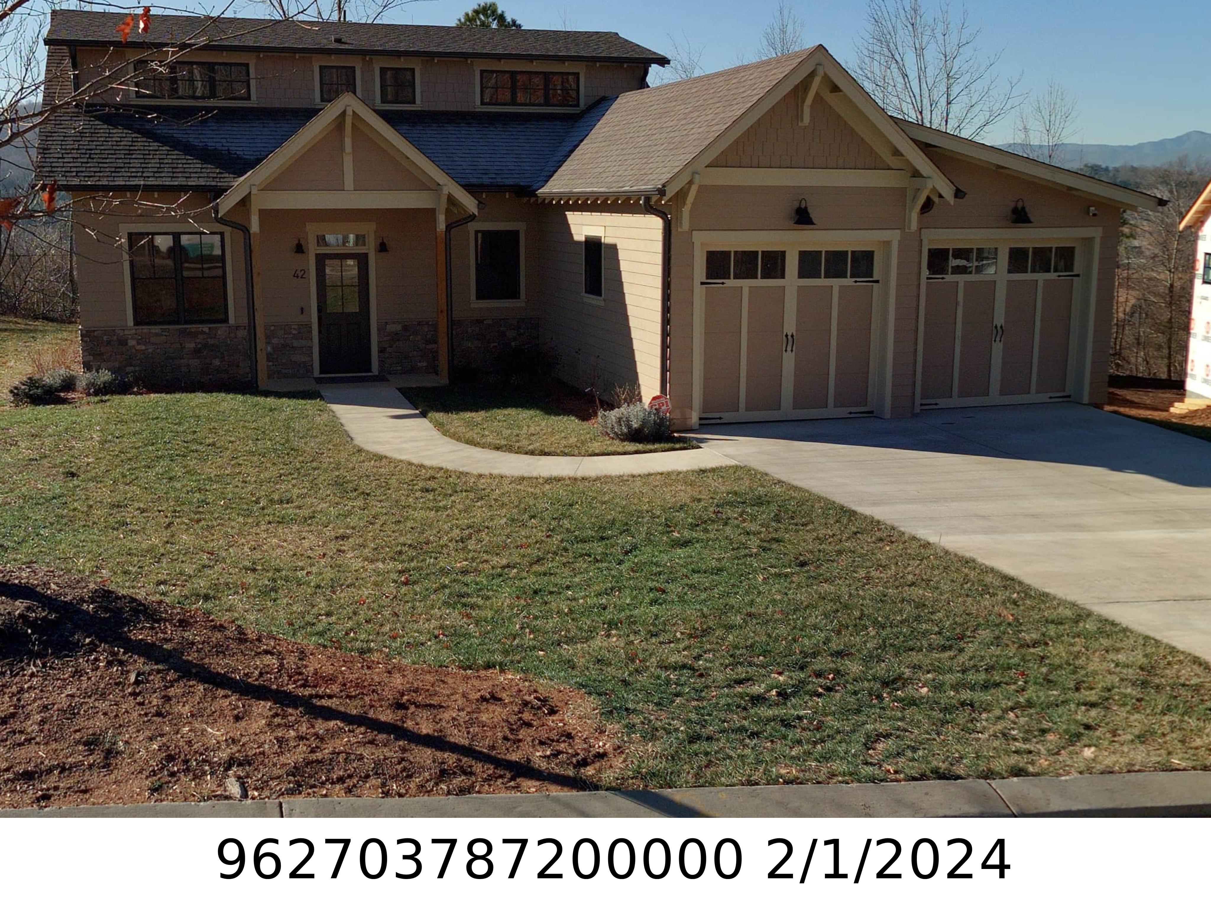 A picture of the property located at 42 ASHE PARK CIR, ASHEVILLE NC 28806.