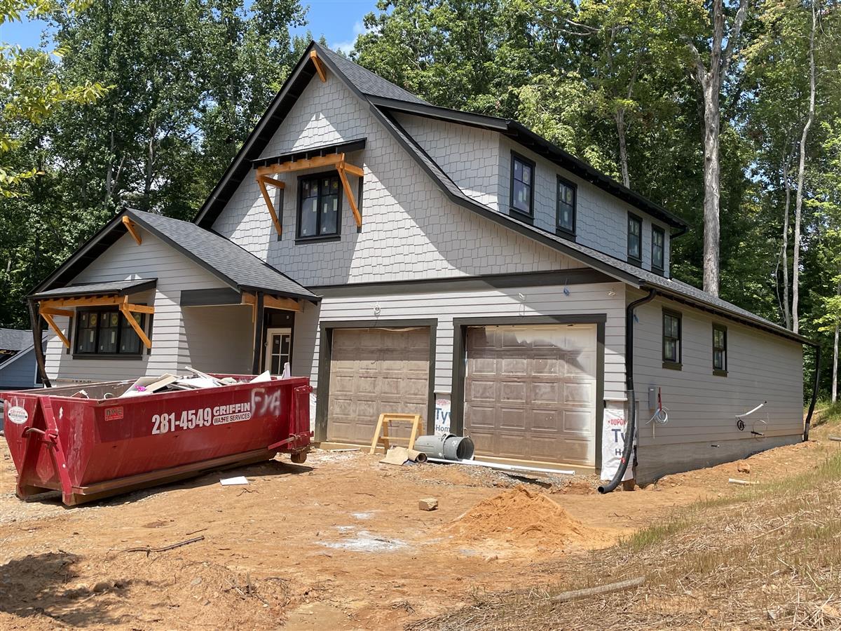 A picture of the property located at 68 ASHE PARK CIR, ASHEVILLE NC 28806.