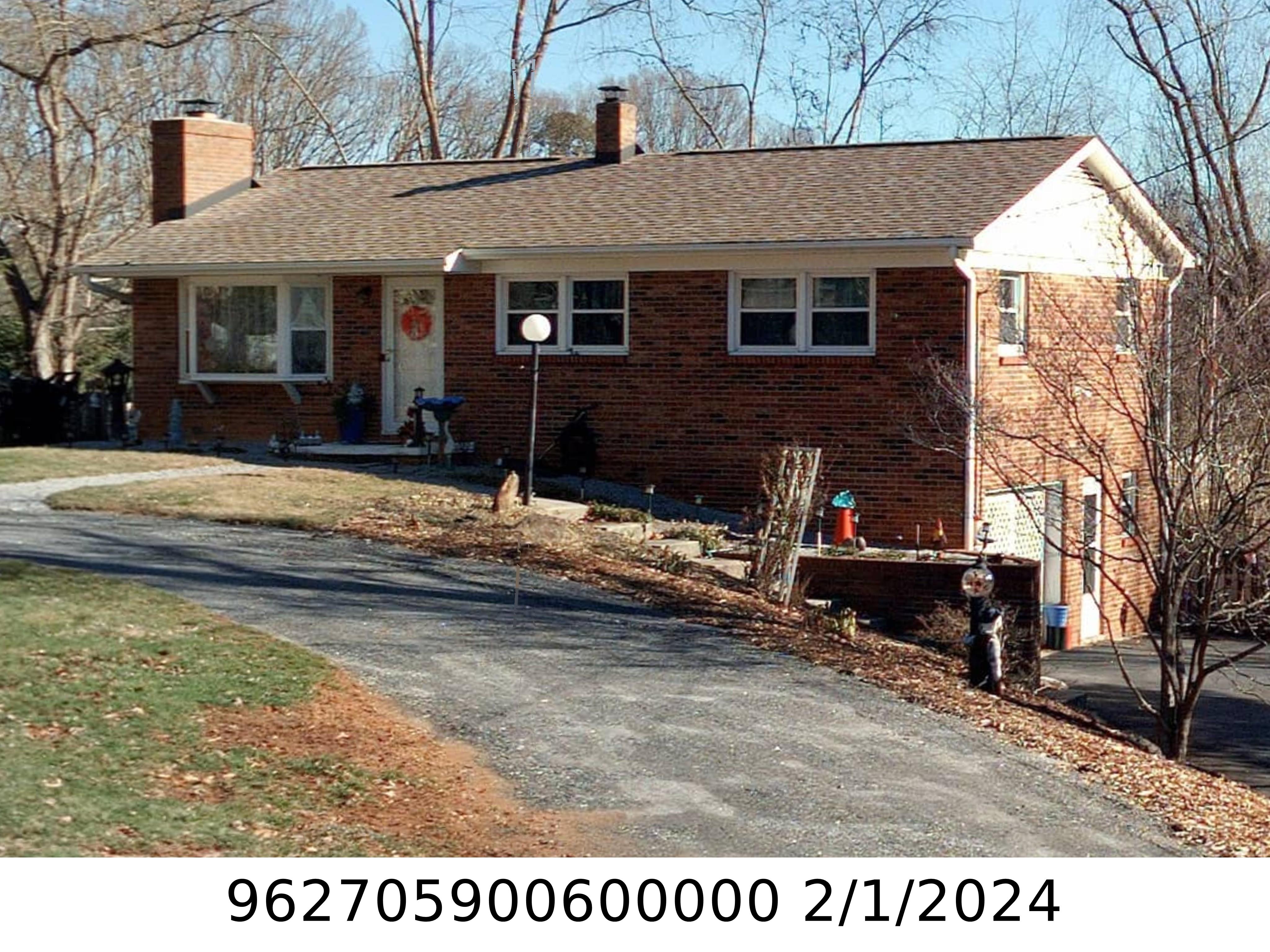 A picture of the property located at 16 W OAKVIEW RD, ASHEVILLE NC 28806.