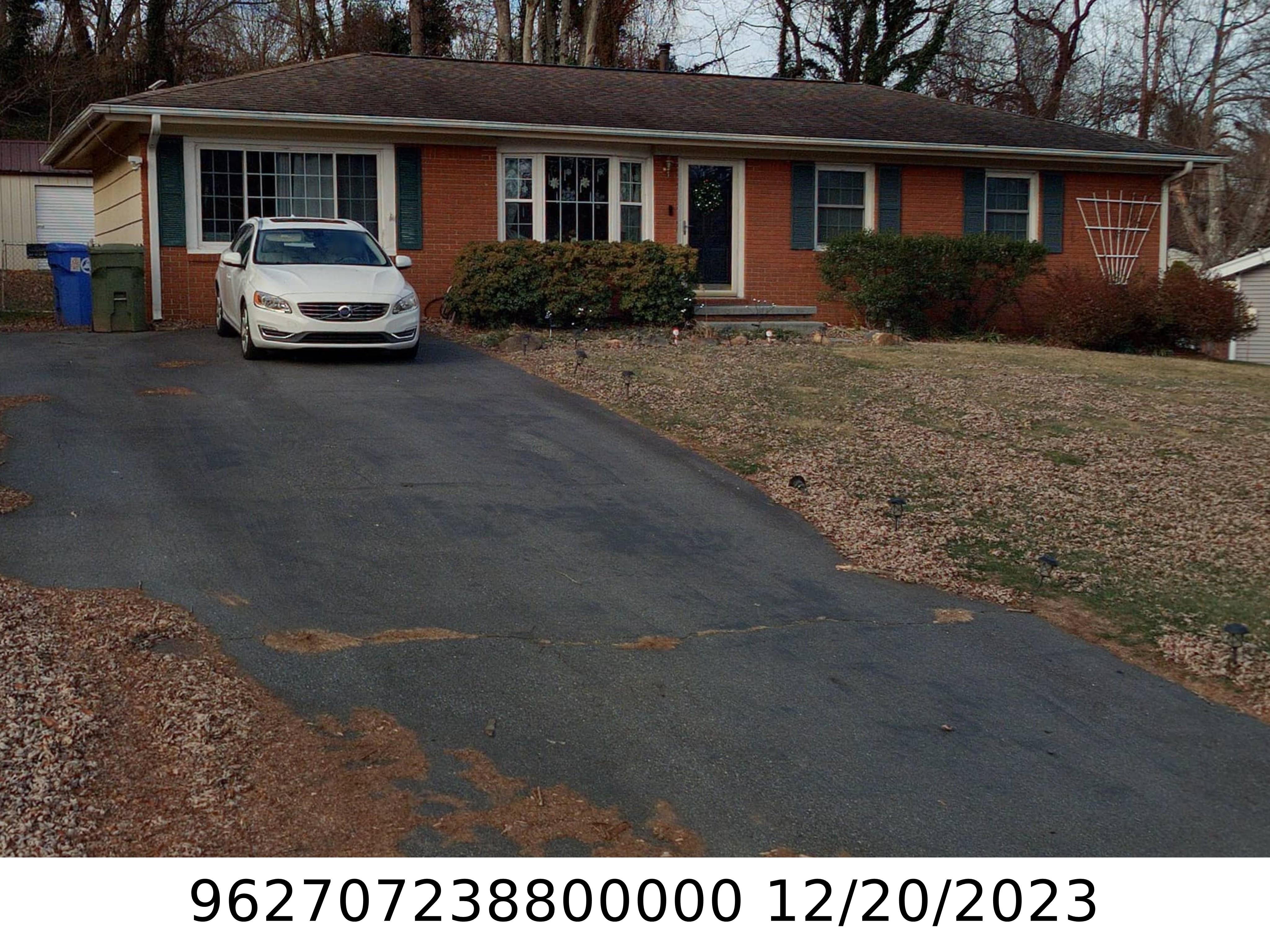 A picture of the property located at 30 GRANDVIEW CIR, ASHEVILLE NC 28806.