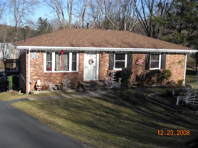 A picture of the property located at 37 GRANDVIEW CIR, ASHEVILLE NC 28806.
