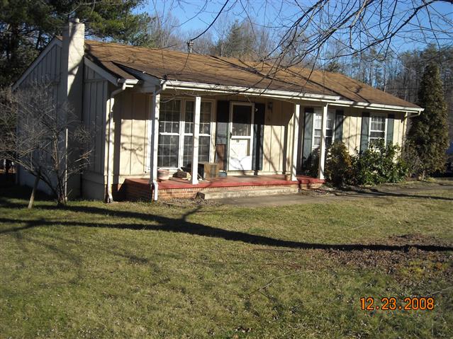 A picture of the property located at 35 GRANDVIEW CIR, ASHEVILLE NC 28806.