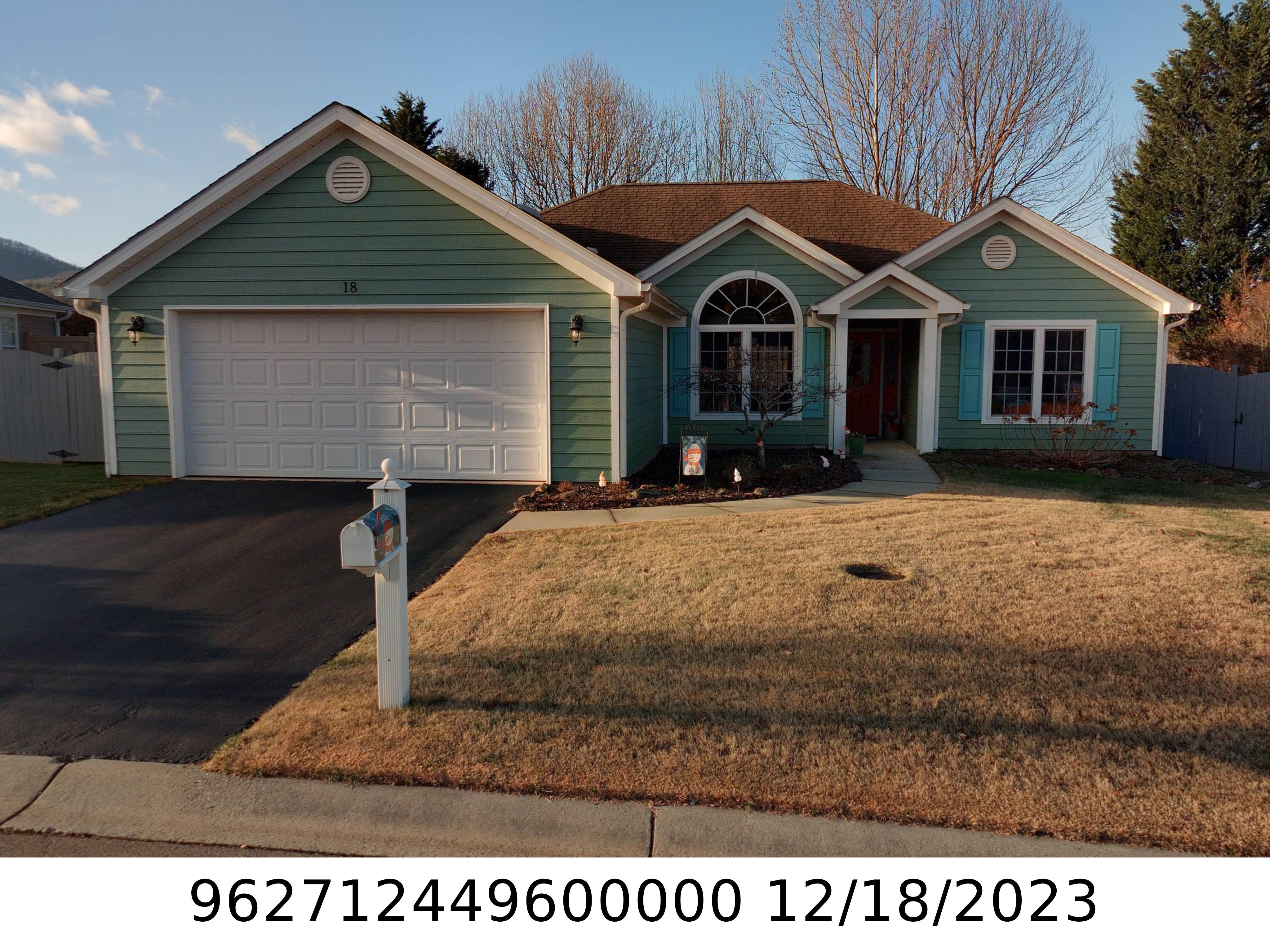 A picture of the property located at 18 SLOSMAN DR, ASHEVILLE NC 28806.