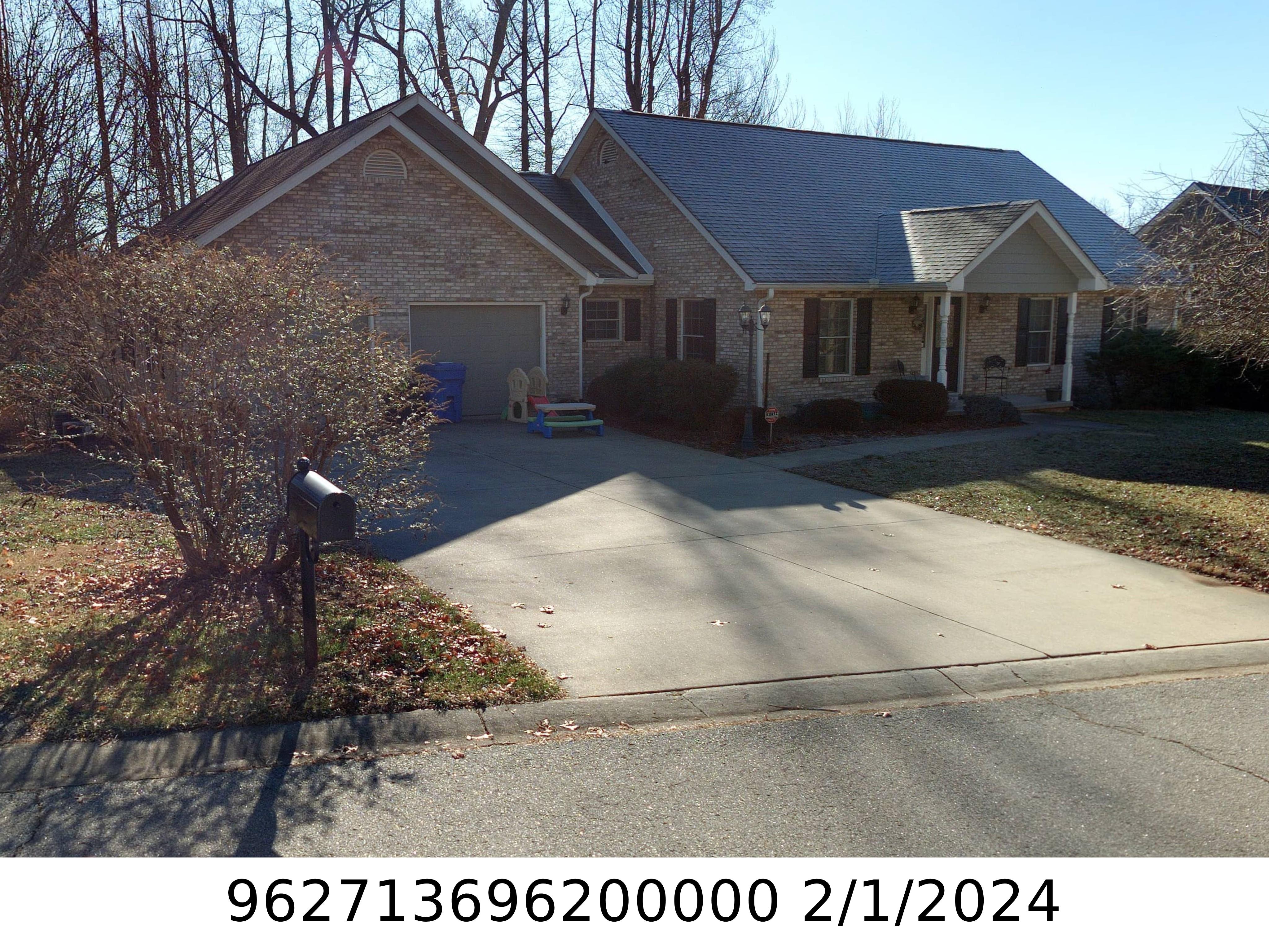A picture of the property located at 8 EAGLES NEST LN, ASHEVILLE NC 28806.