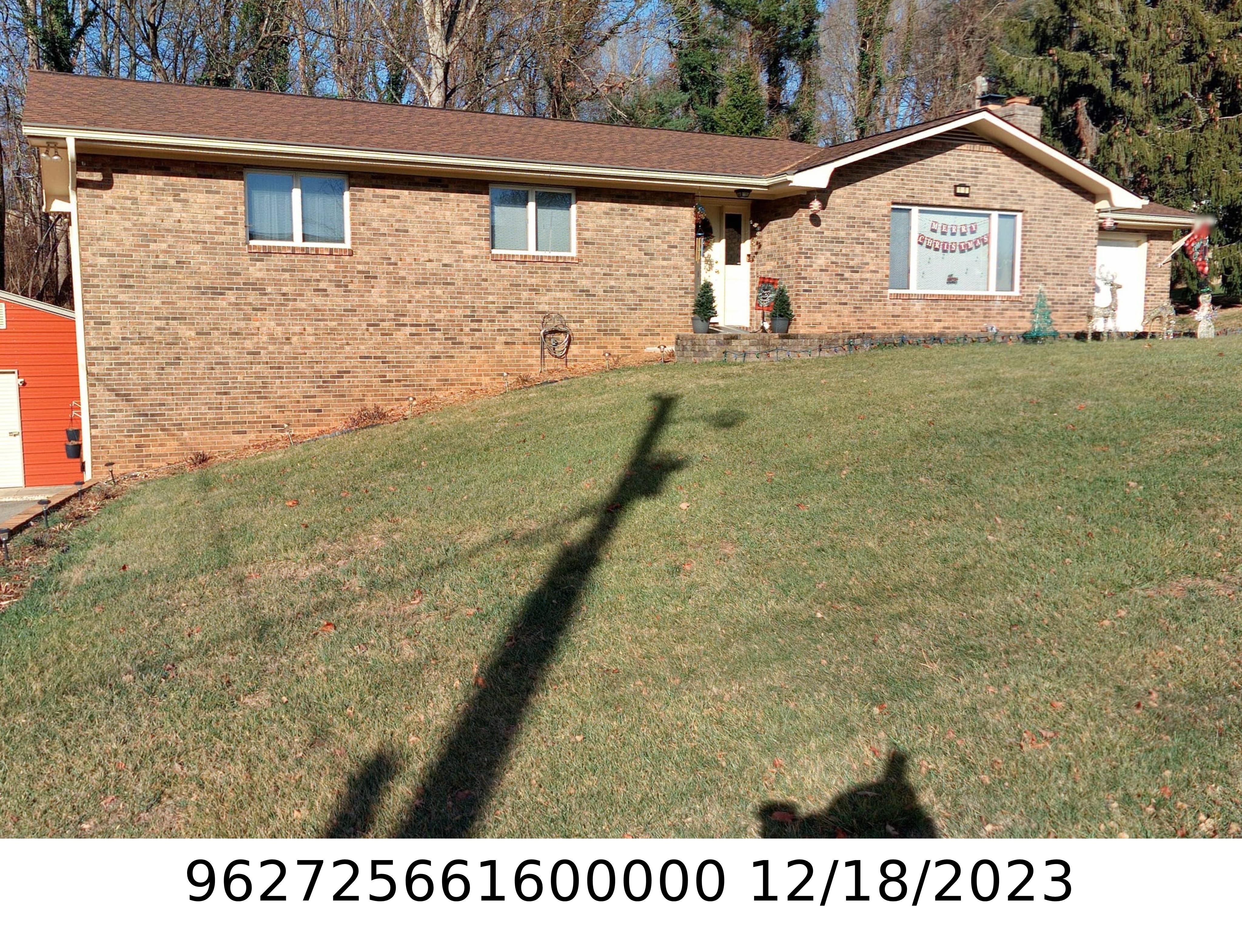 A picture of the property located at 10 GREEN VALLEY TER, ASHEVILLE NC 28806.