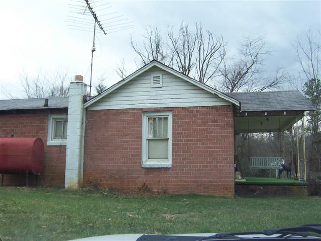 A picture of the property located at 5 POND ROAD CIR, ASHEVILLE NC 28806.