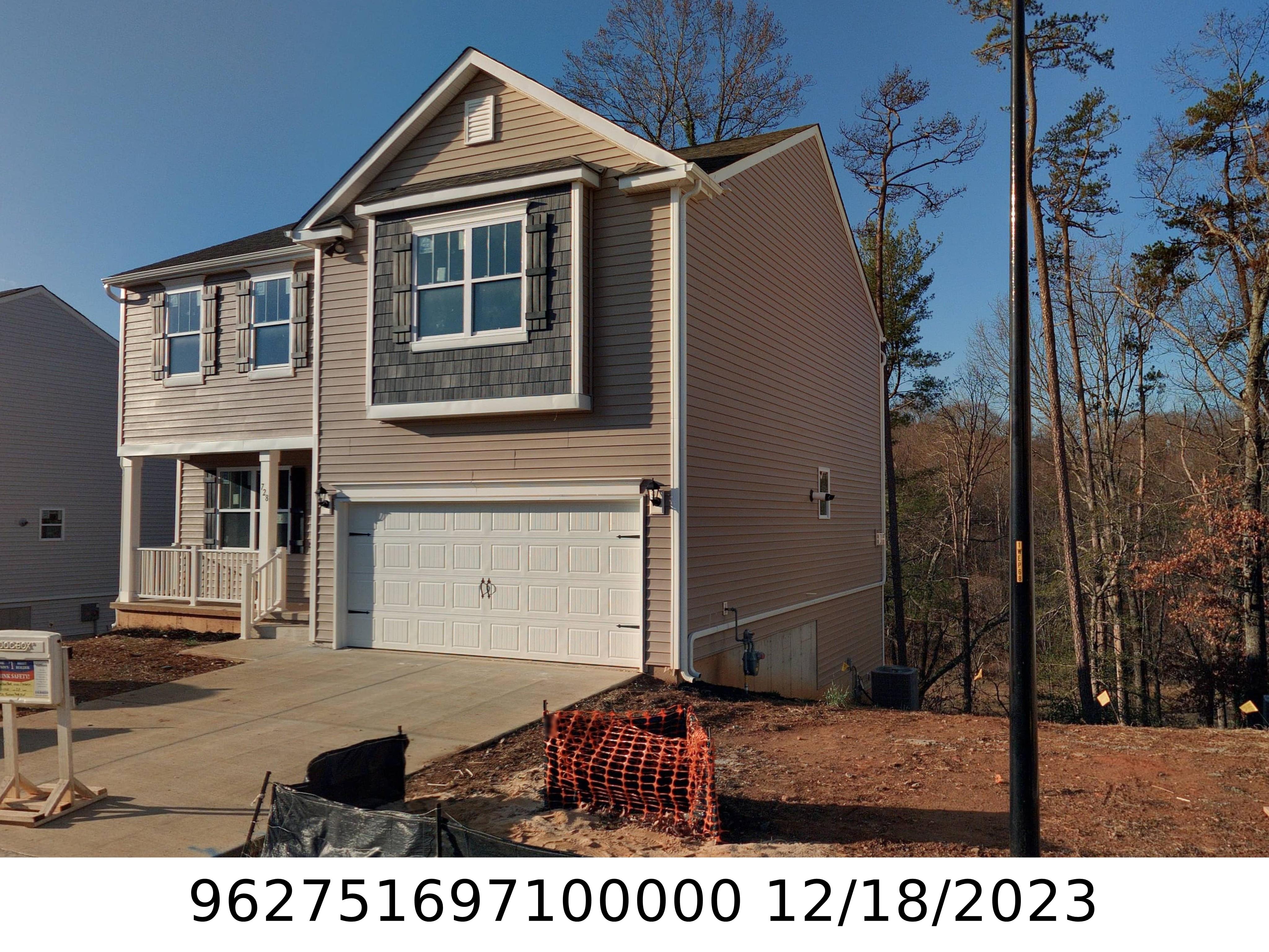 A picture of the property located at 728 FOUNTAIN PARK BLVD, ASHEVILLE NC 28806.