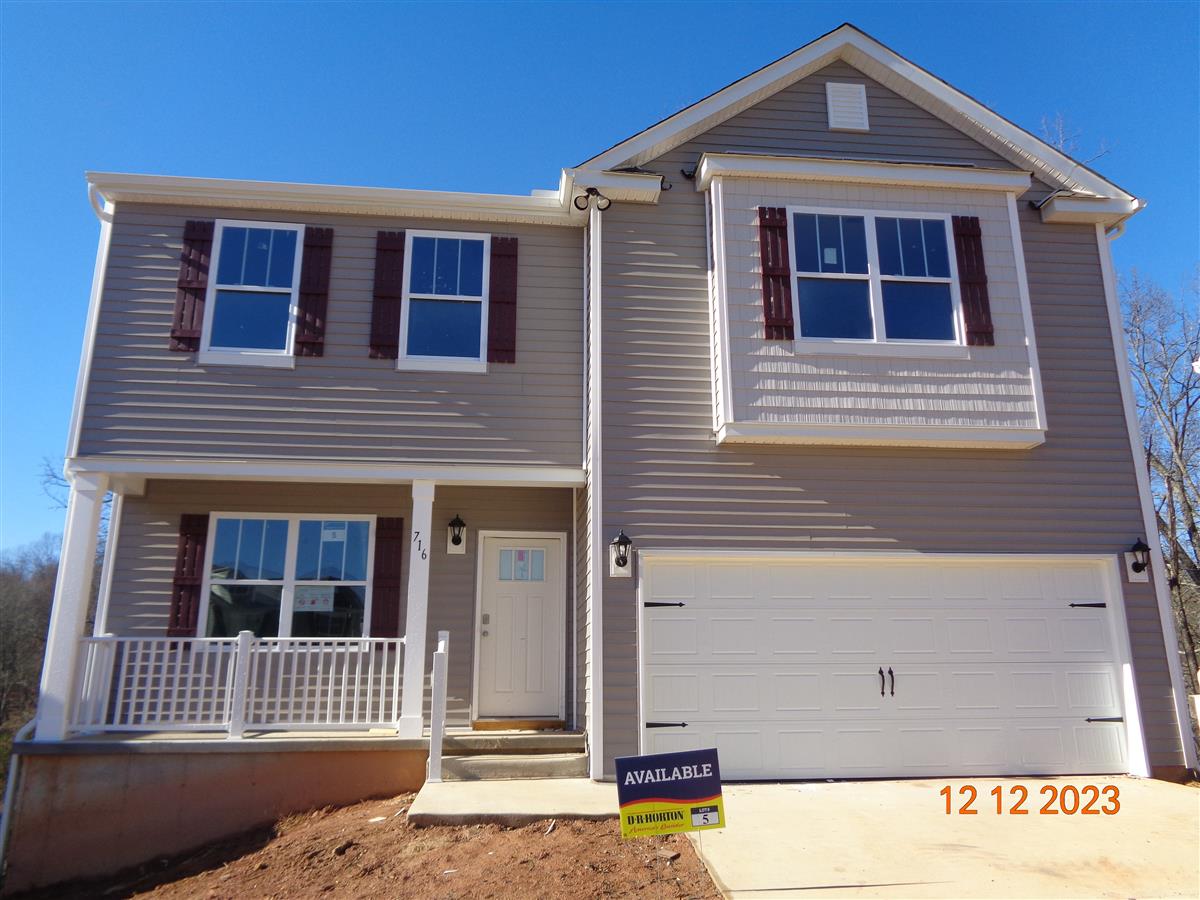 A picture of the property located at 716 FOUNTAIN PARK BLVD, ASHEVILLE NC 28806.