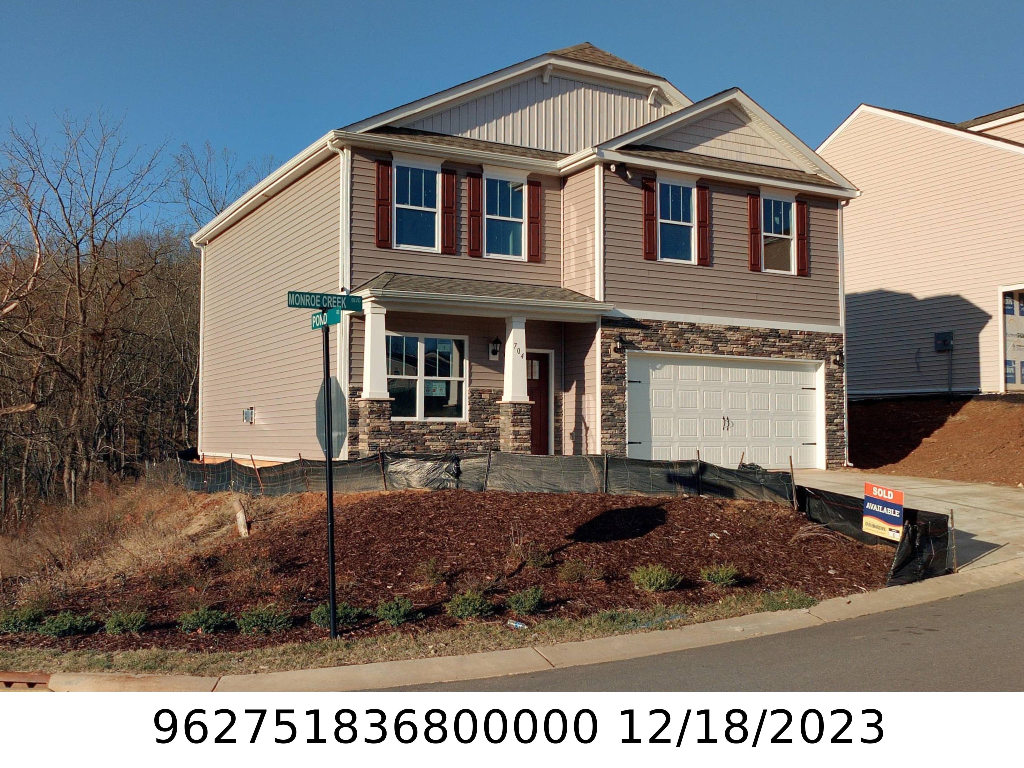A picture of the property located at 704 FOUNTAIN PARK BLVD, ASHEVILLE NC 28806.
