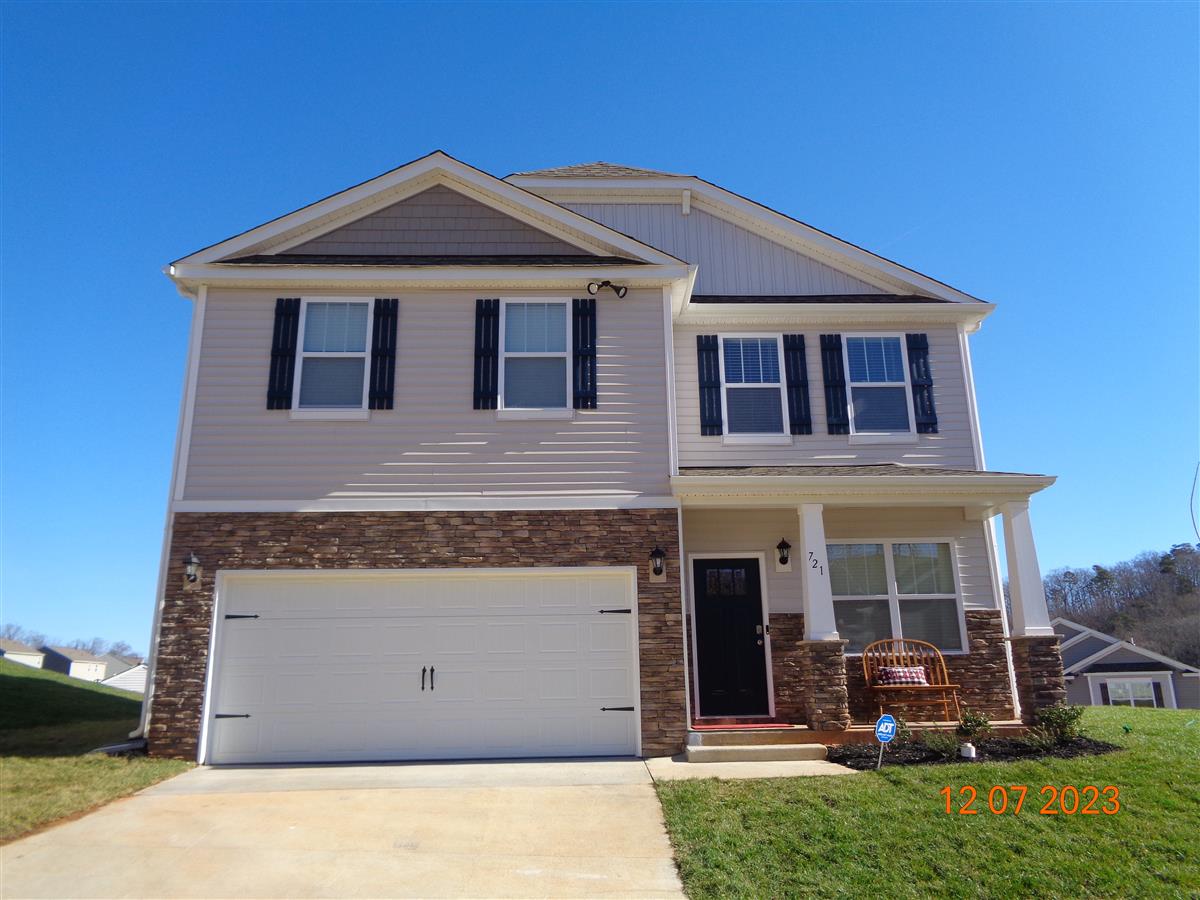 A picture of the property located at 721 FOUNTAIN PARK BLVD, ASHEVILLE NC 28806.
