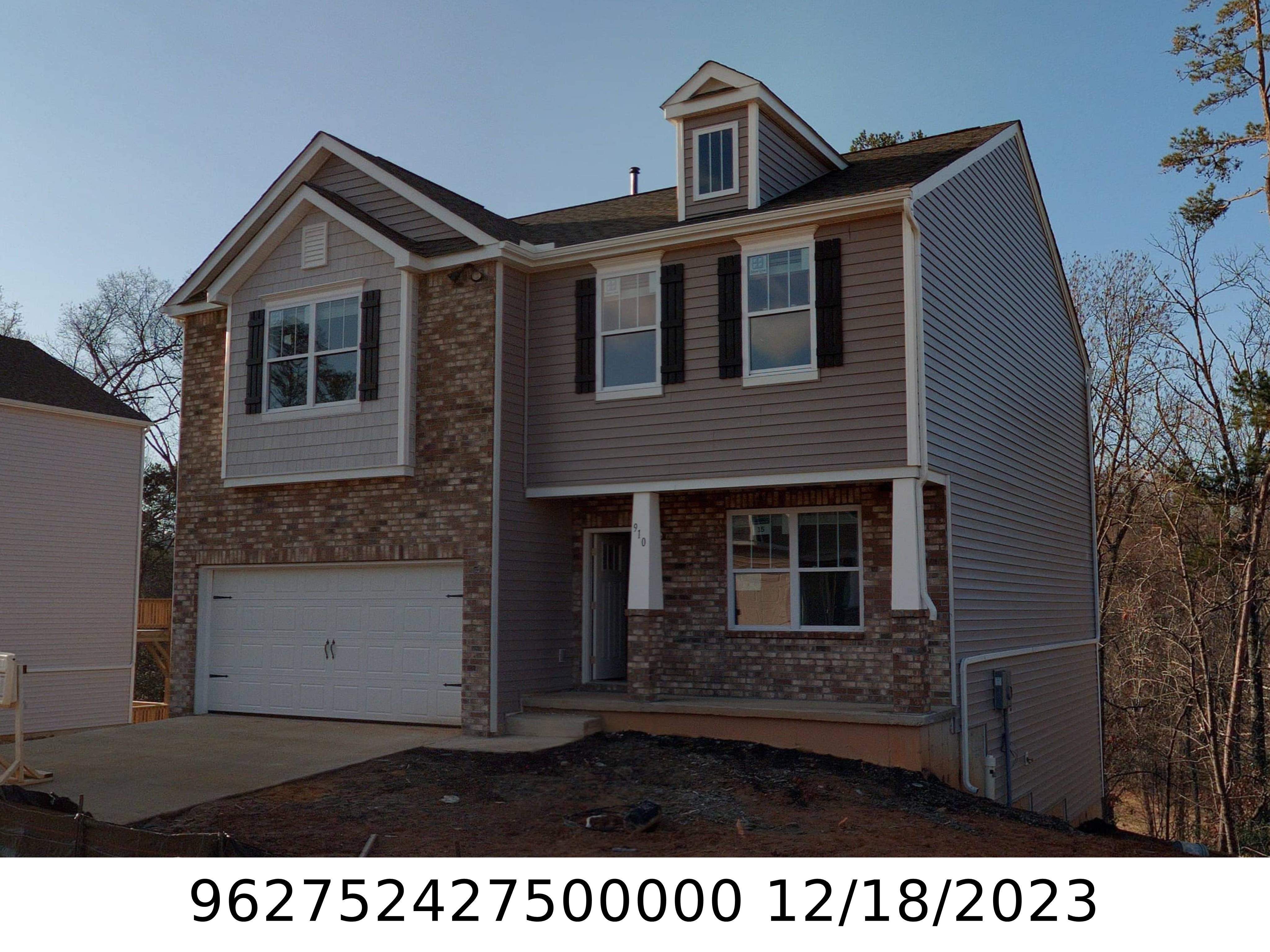 A picture of the property located at 910 NEWPORT CT, ASHEVILLE NC 28806.