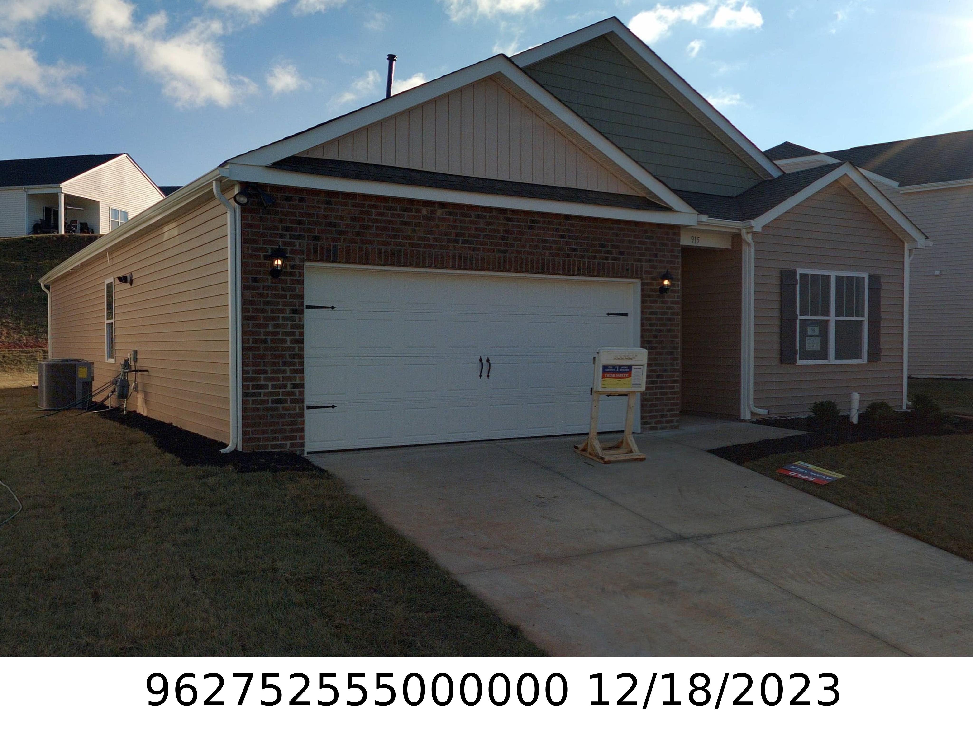 A picture of the property located at 915 NEWPORT CT, ASHEVILLE NC 28806.