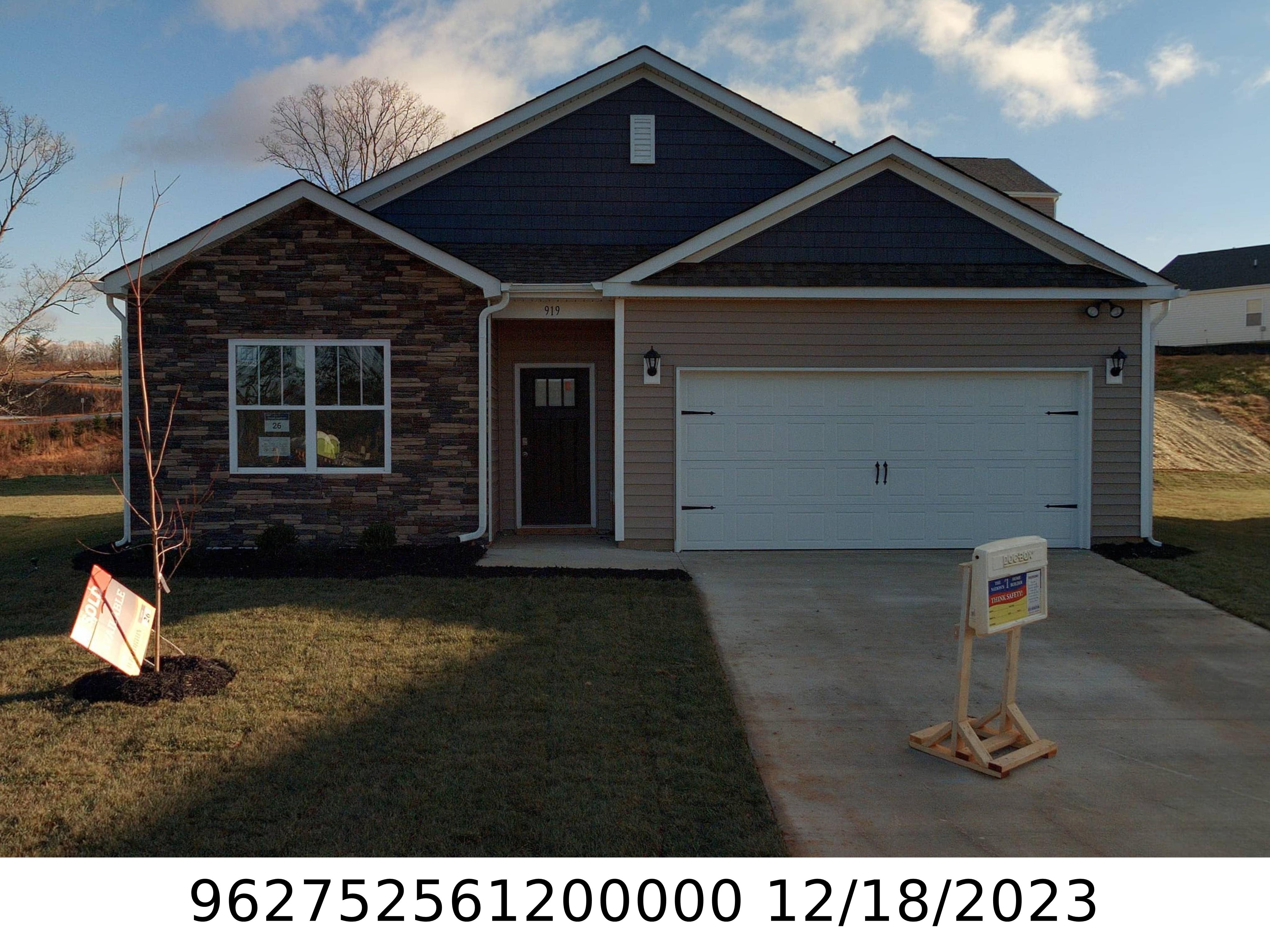 A picture of the property located at 919 NEWPORT CT, ASHEVILLE NC 28806.