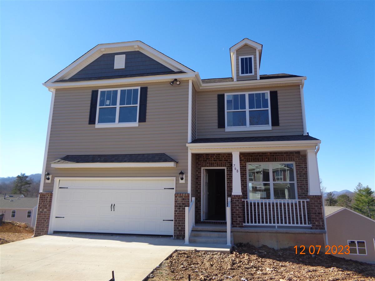 A picture of the property located at 768 FOUNTAIN PARK BLVD, ASHEVILLE NC 28806.