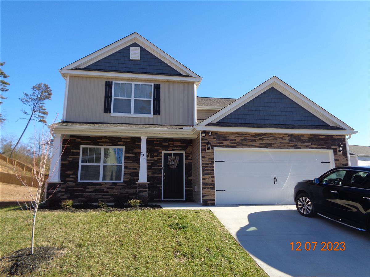 A picture of the property located at 733 FOUNTAIN PARK BLVD, ASHEVILLE NC 28806.