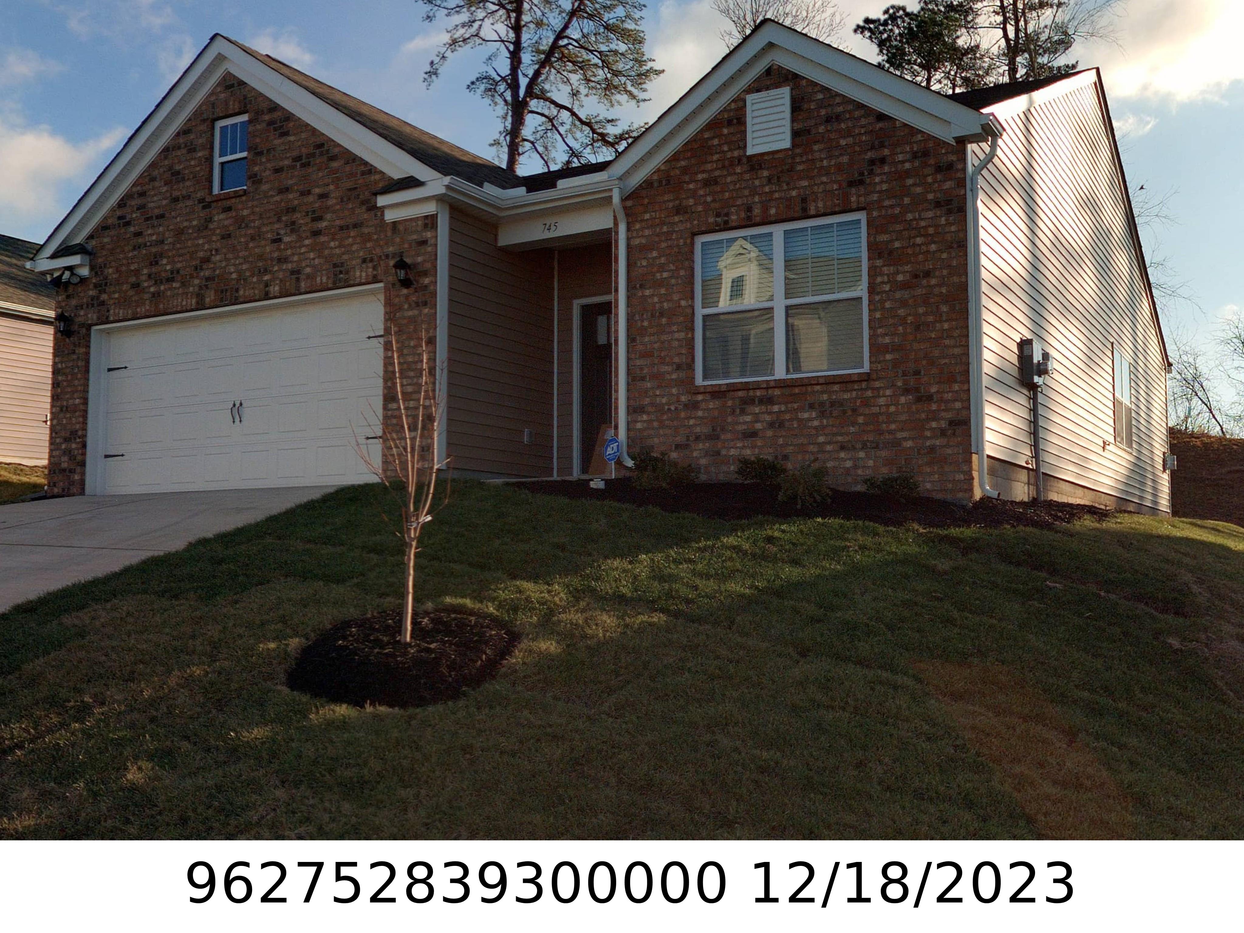 A picture of the property located at 745 FOUNTAIN PARK BLVD, ASHEVILLE NC 28806.