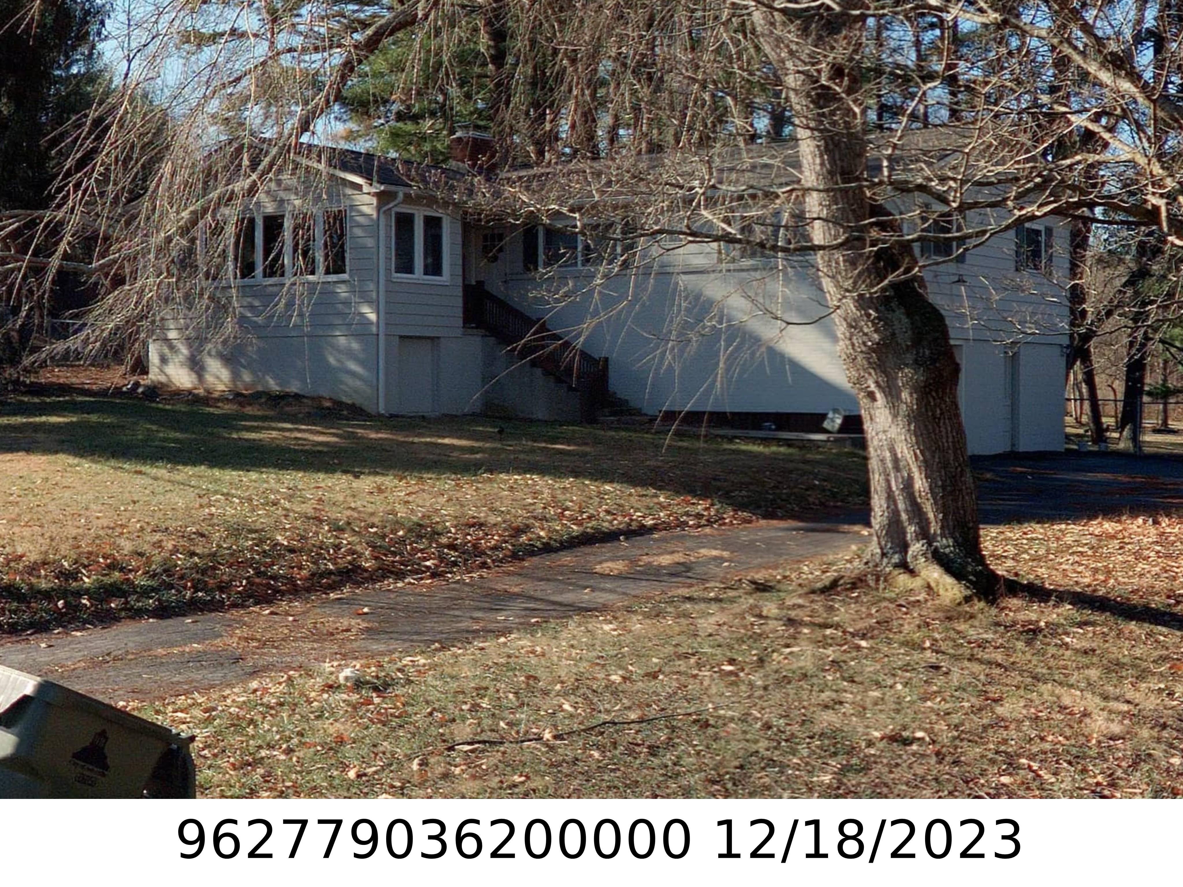 A picture of the property located at 15 S BEAR CREEK RD, ASHEVILLE NC 28806.