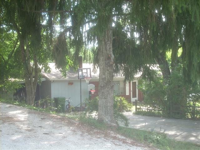 A picture of the property located at 28 PINE LN, ASHEVILLE NC 28806.