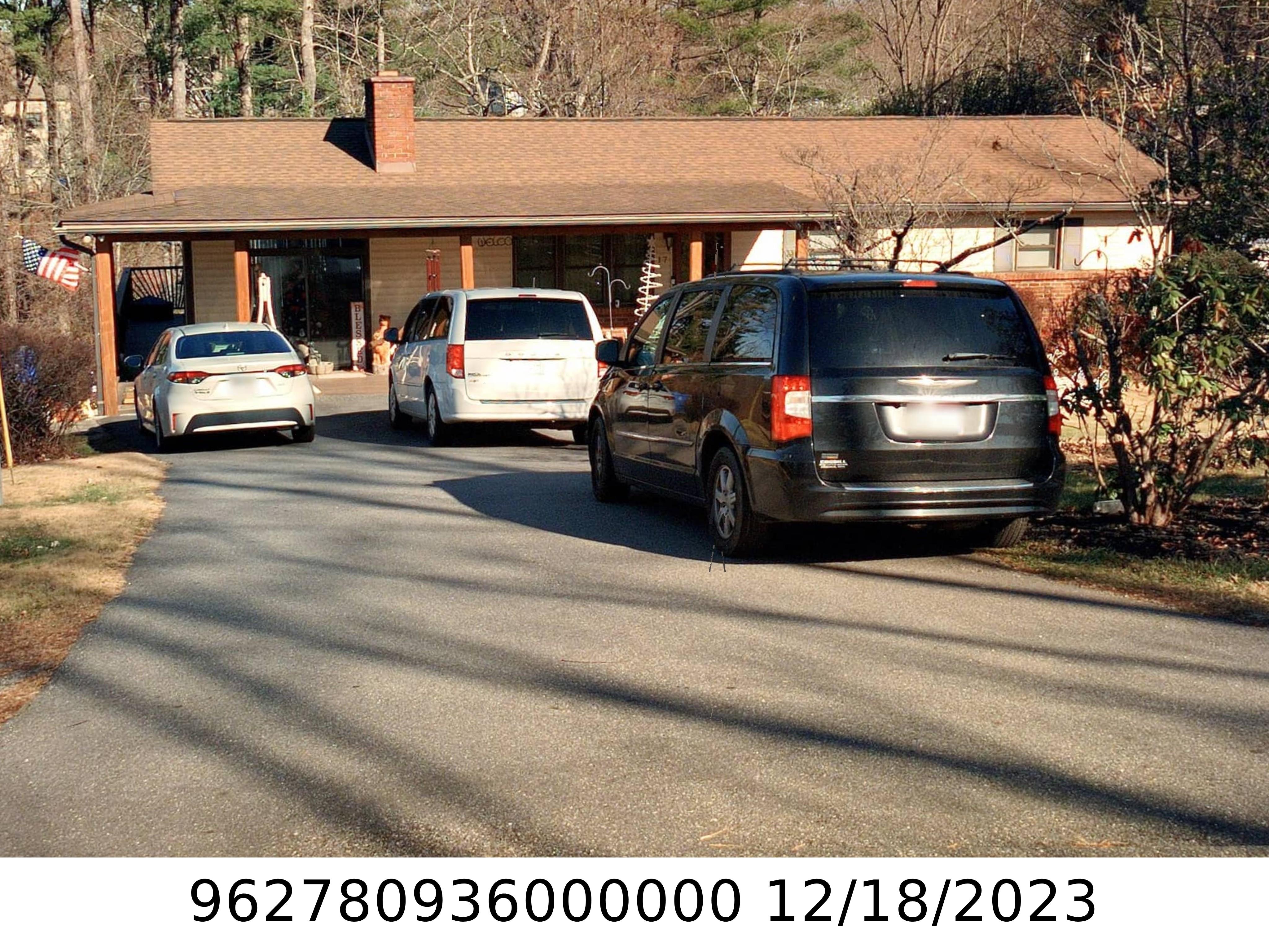 A picture of the property located at 17 PINE LN, ASHEVILLE NC 28806.