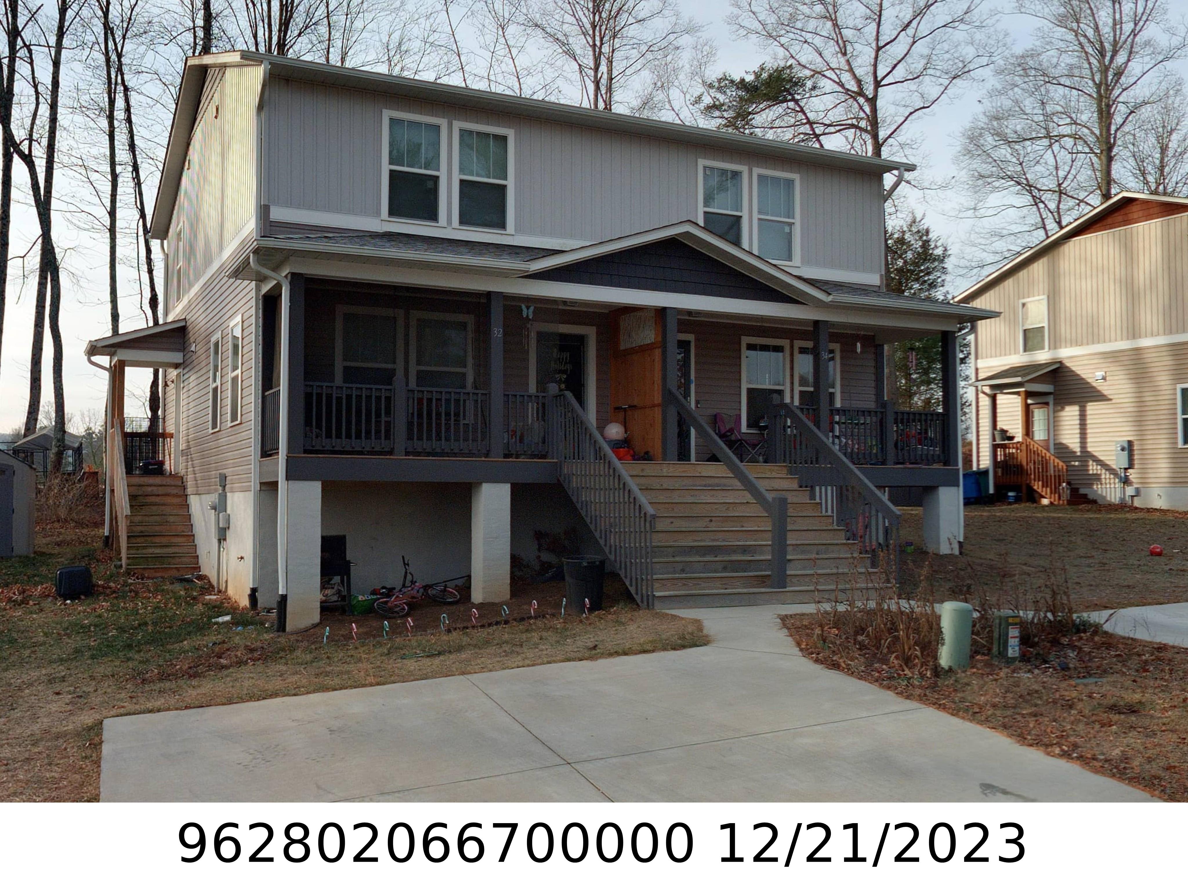 A picture of the property located at 34 NEW HEIGHTS DR, ASHEVILLE NC 28806.