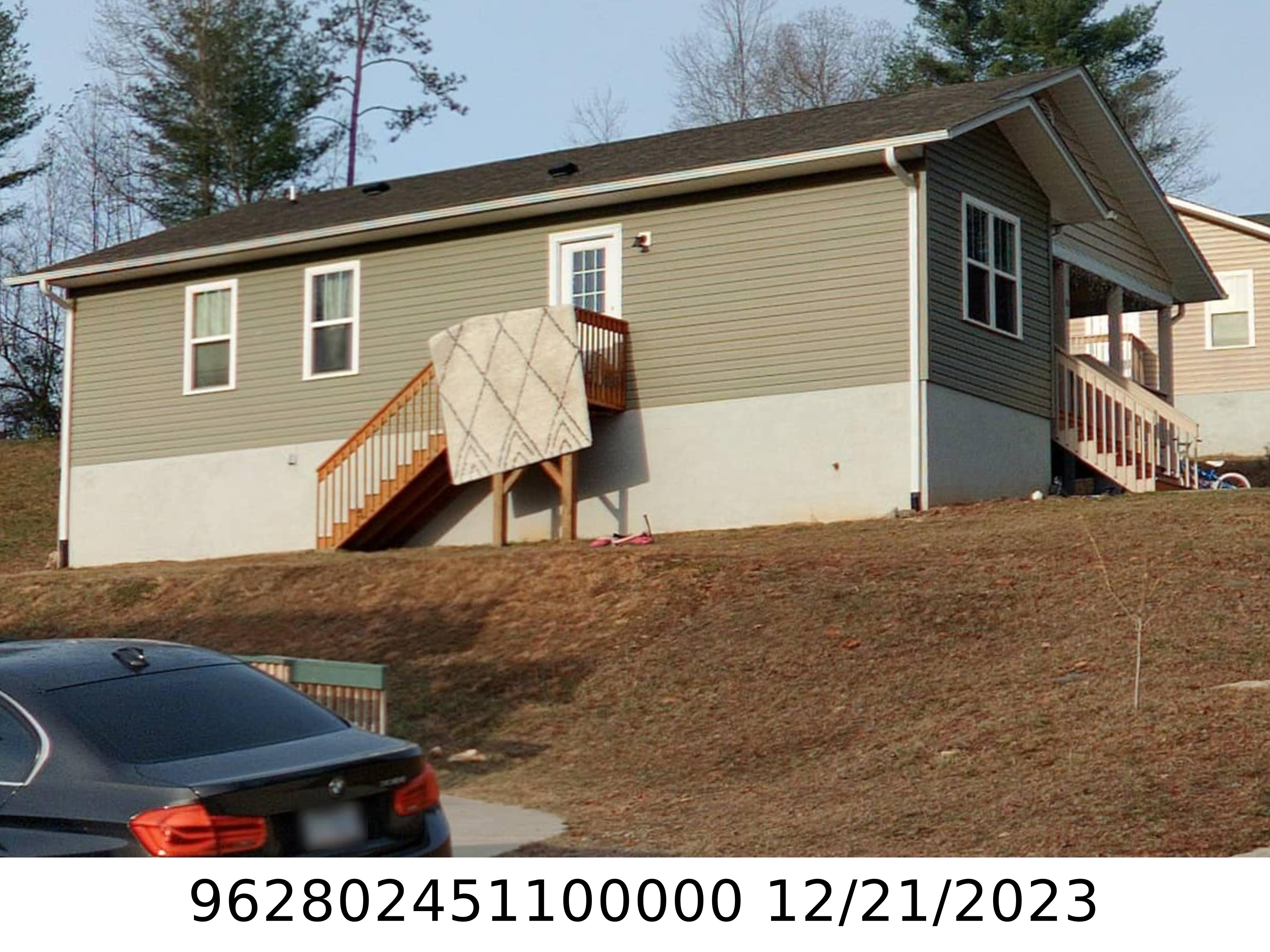 A picture of the property located at 18 NEW HEIGHTS DR, ASHEVILLE NC 28806.