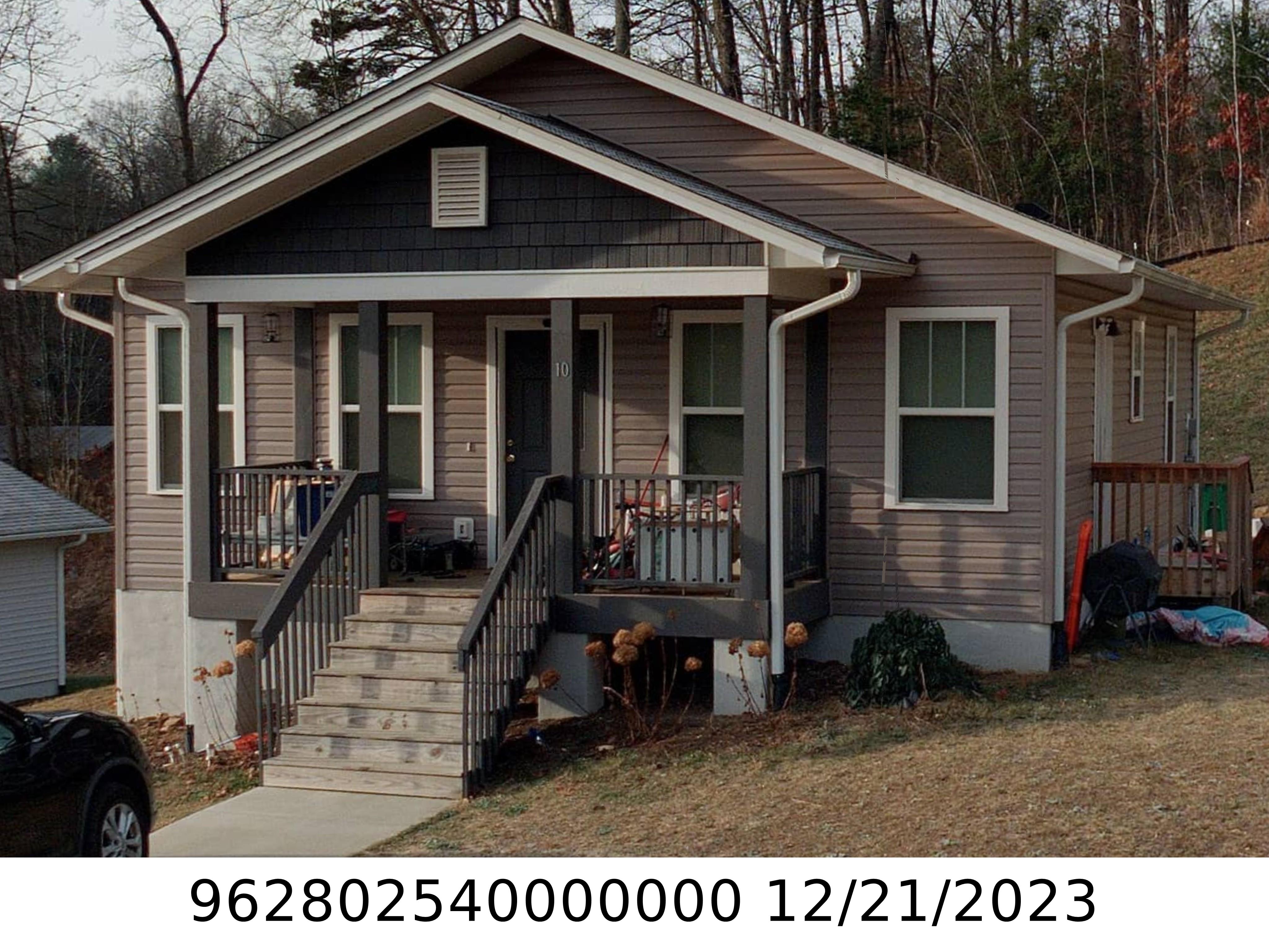 A picture of the property located at 10 NEW HEIGHTS DR, ASHEVILLE NC 28806.
