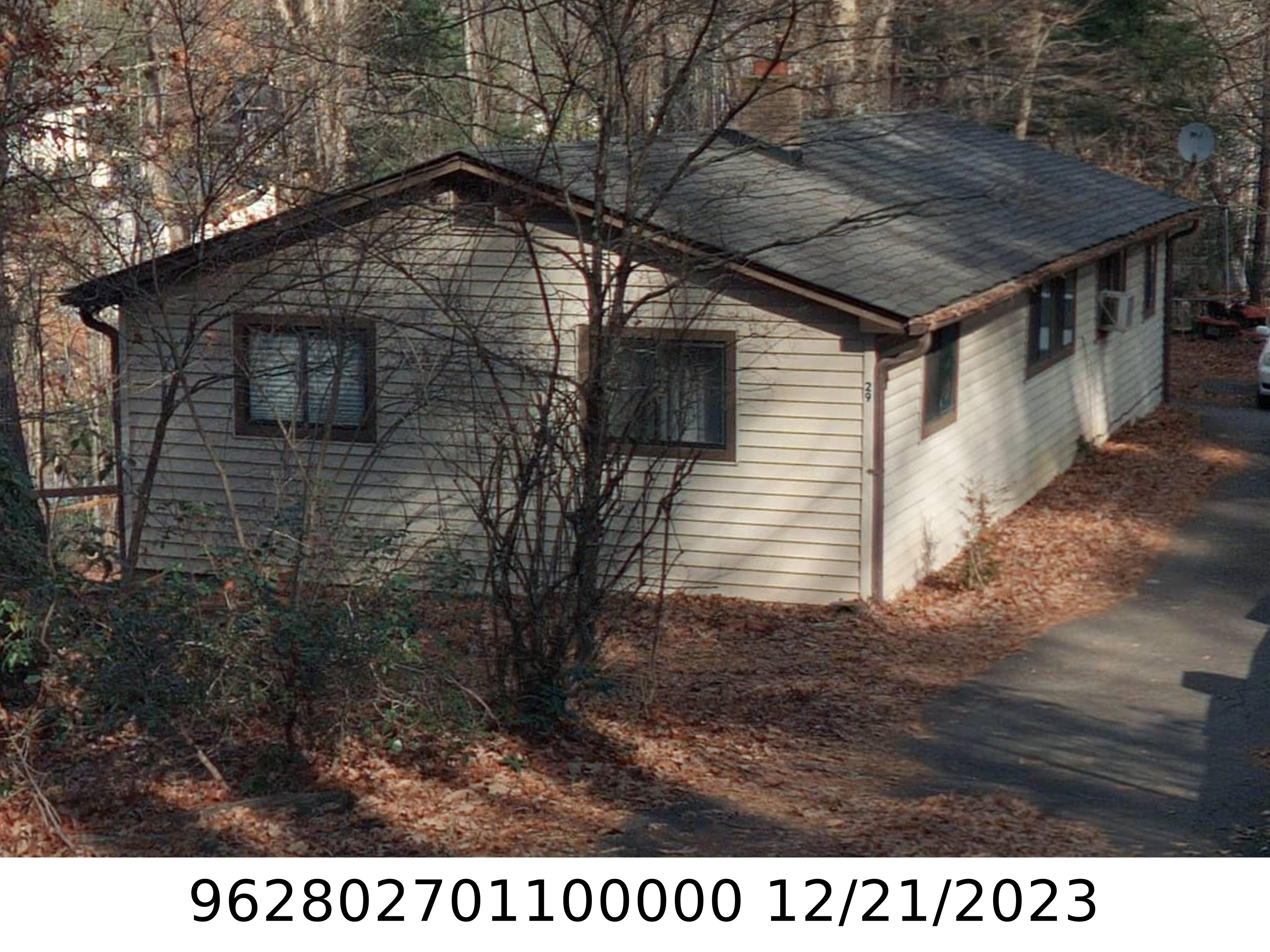A picture of the property located at 29 C M DOAN LN, ASHEVILLE NC 28806.