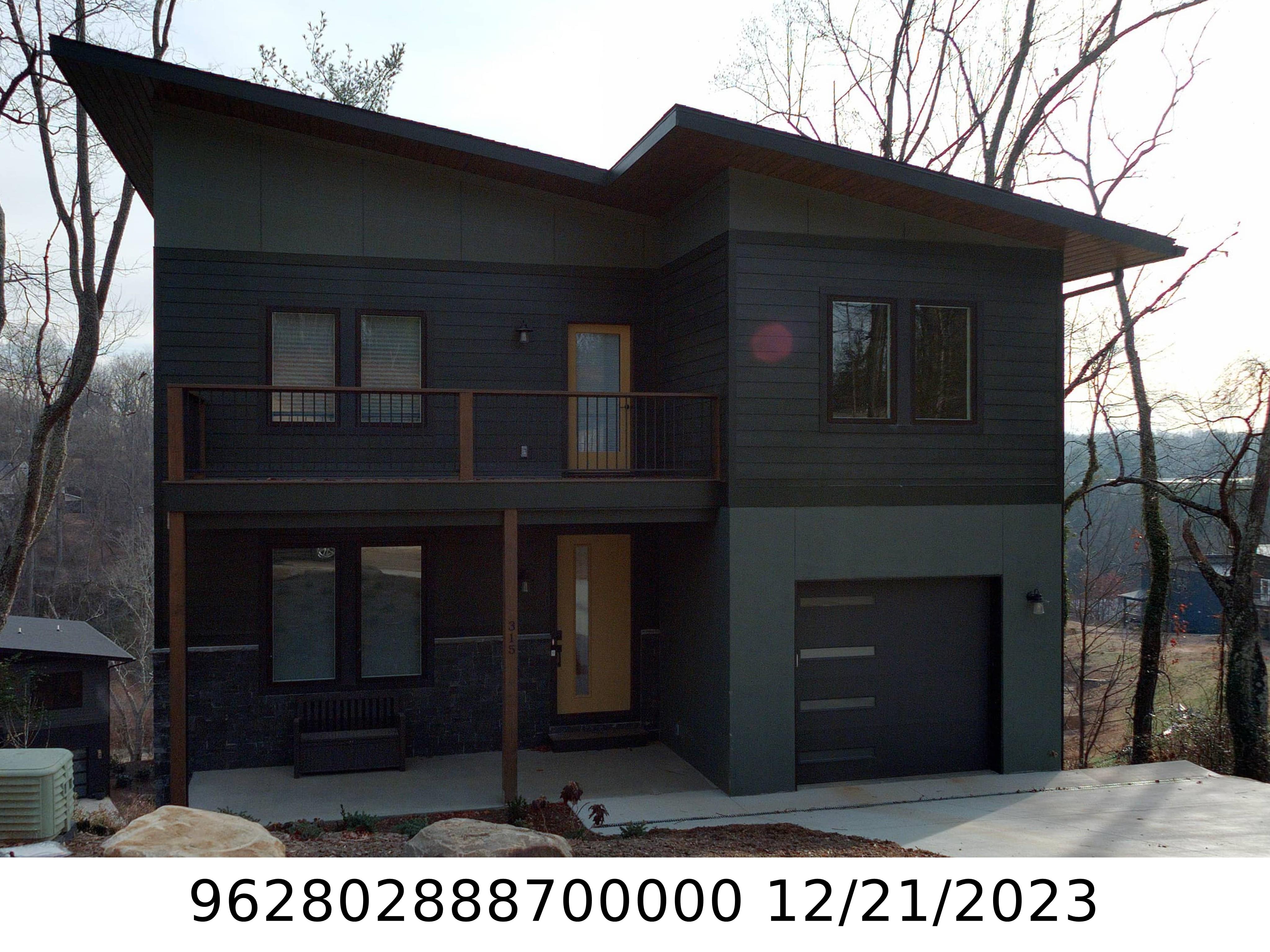 A picture of the property located at 315 IRON RIDGE LOOP, ASHEVILLE NC 28806.