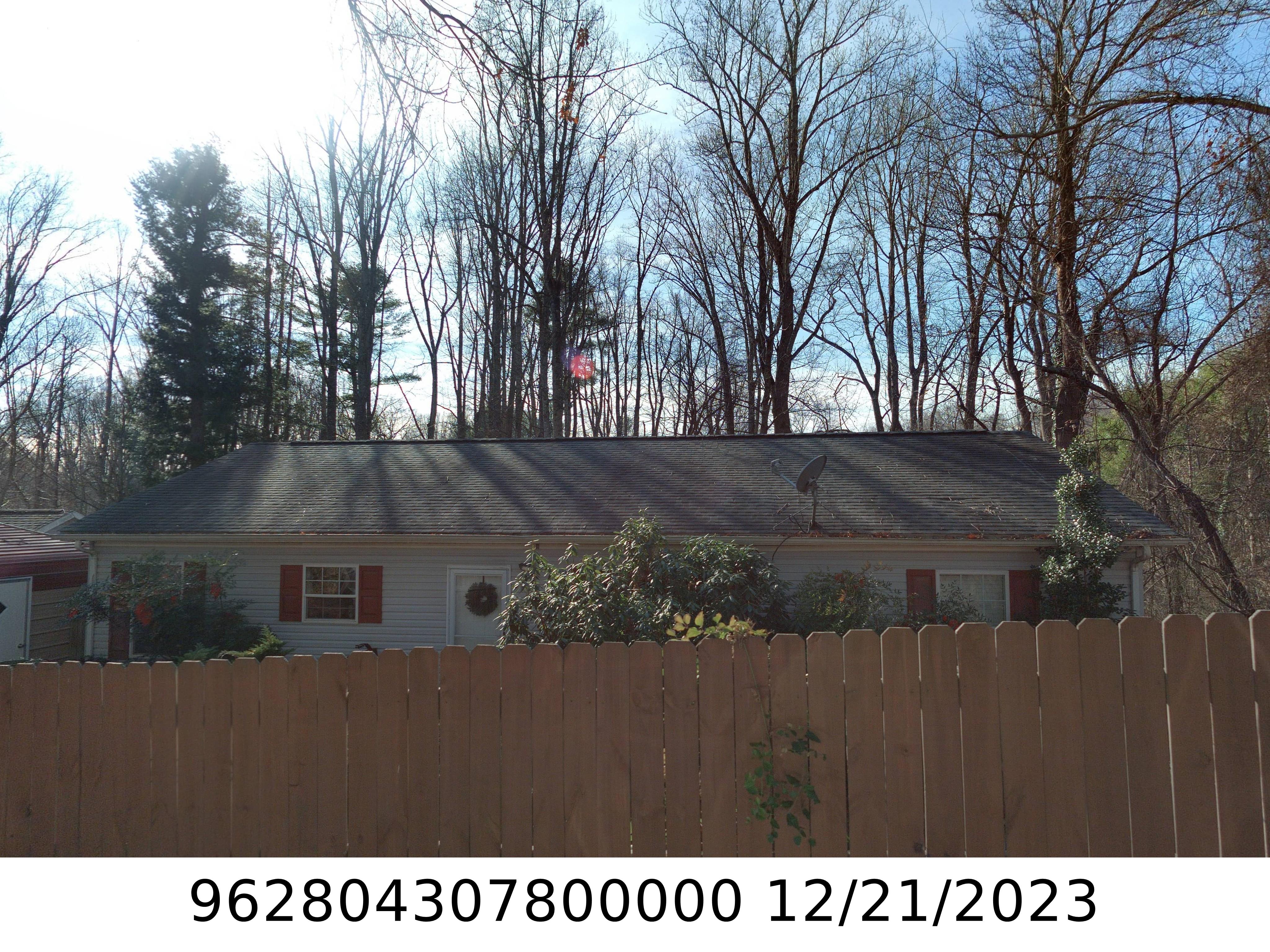 A picture of the property located at 39 HONEYSUCKLE LN, ASHEVILLE NC 28806.