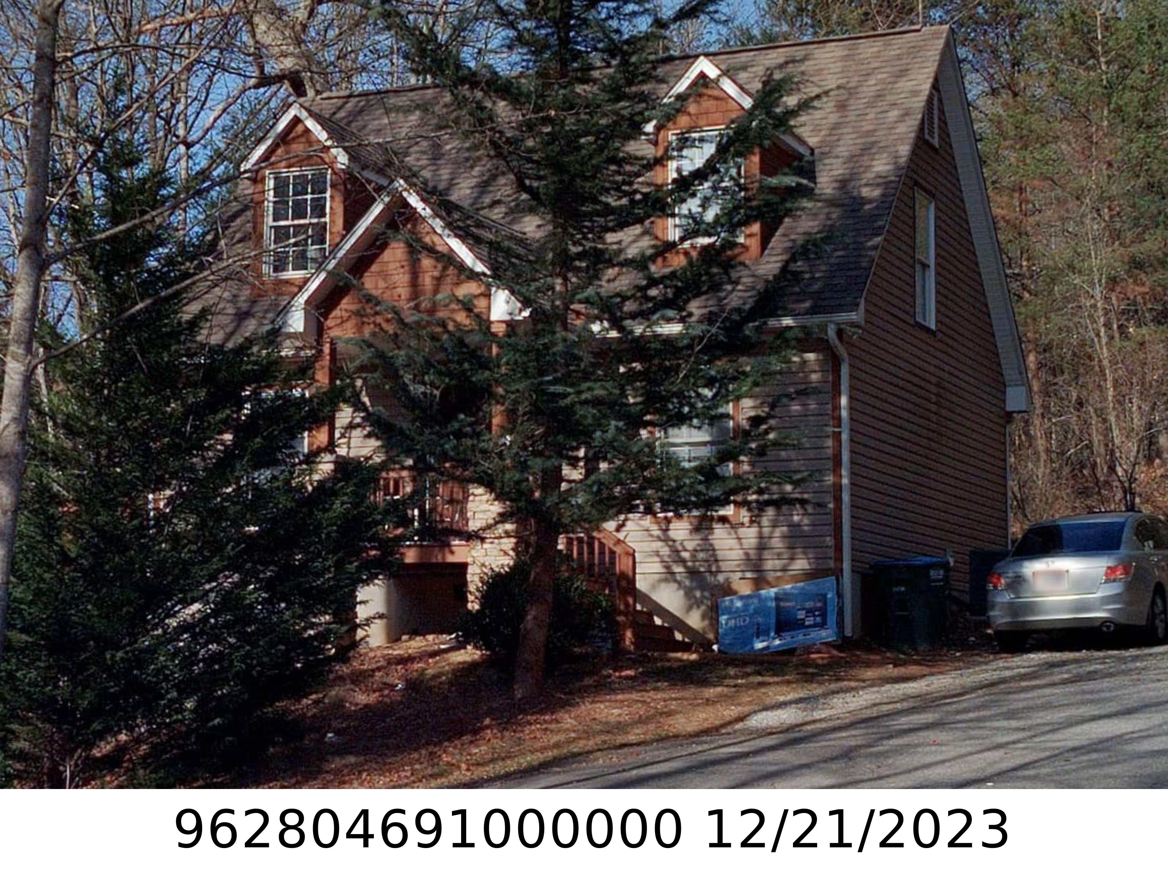 A picture of the property located at 19 STONE COTTAGE LN, ASHEVILLE NC 28806.