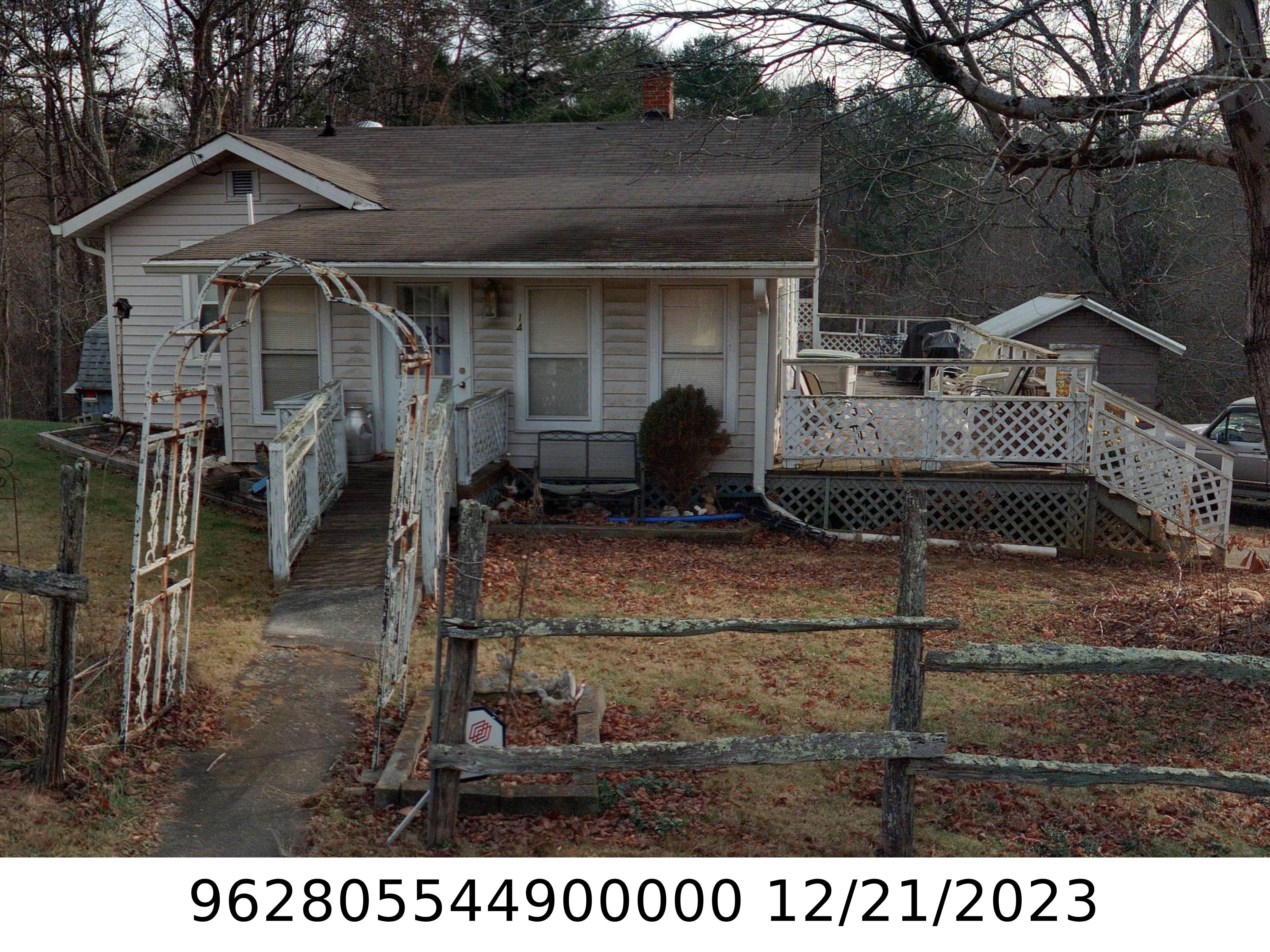 A picture of the property located at 14 BEULAH LN, ASHEVILLE NC 28806.