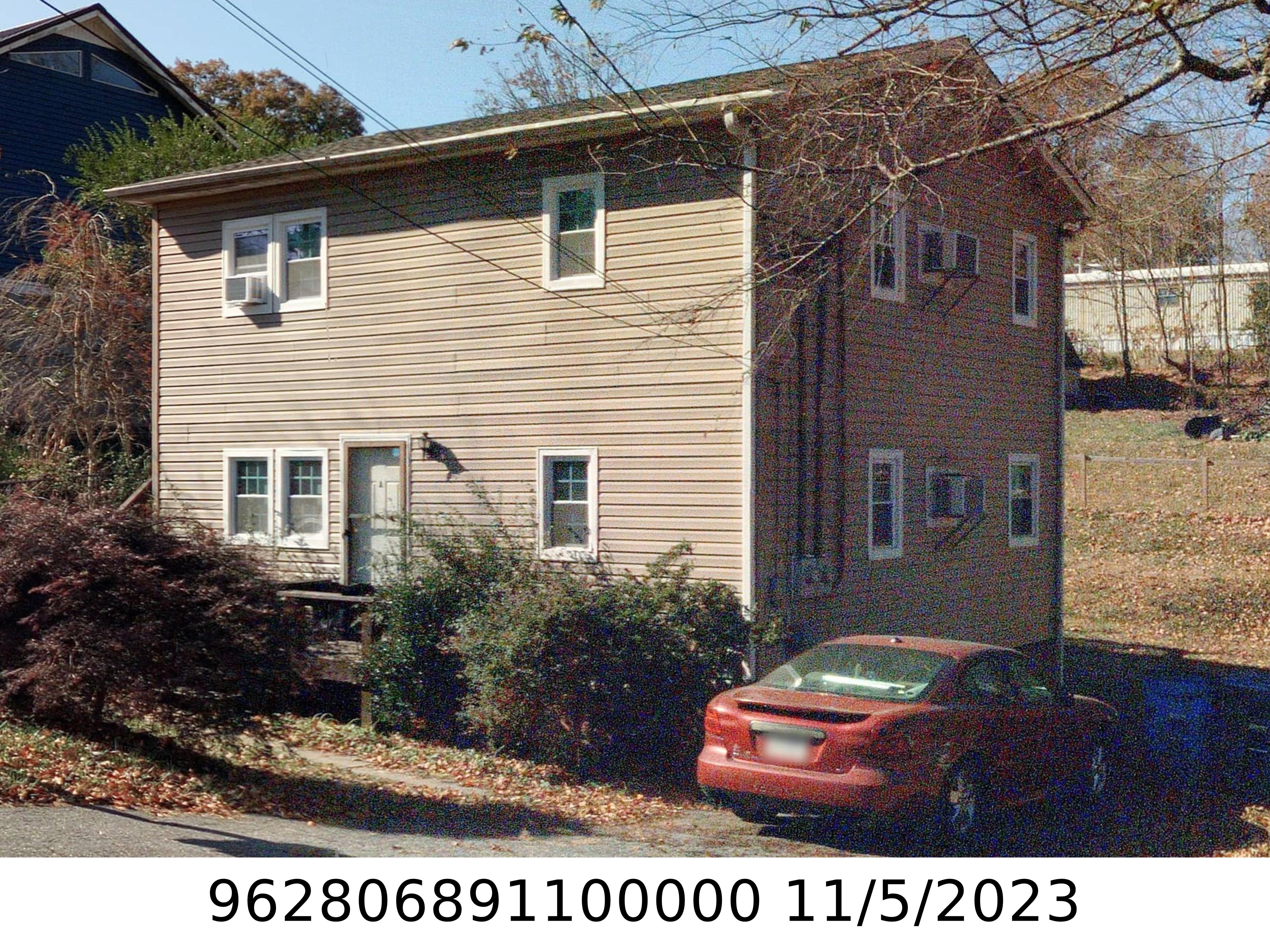 A picture of the property located at 2 CEDAR HILL CIR, ASHEVILLE NC 28806.