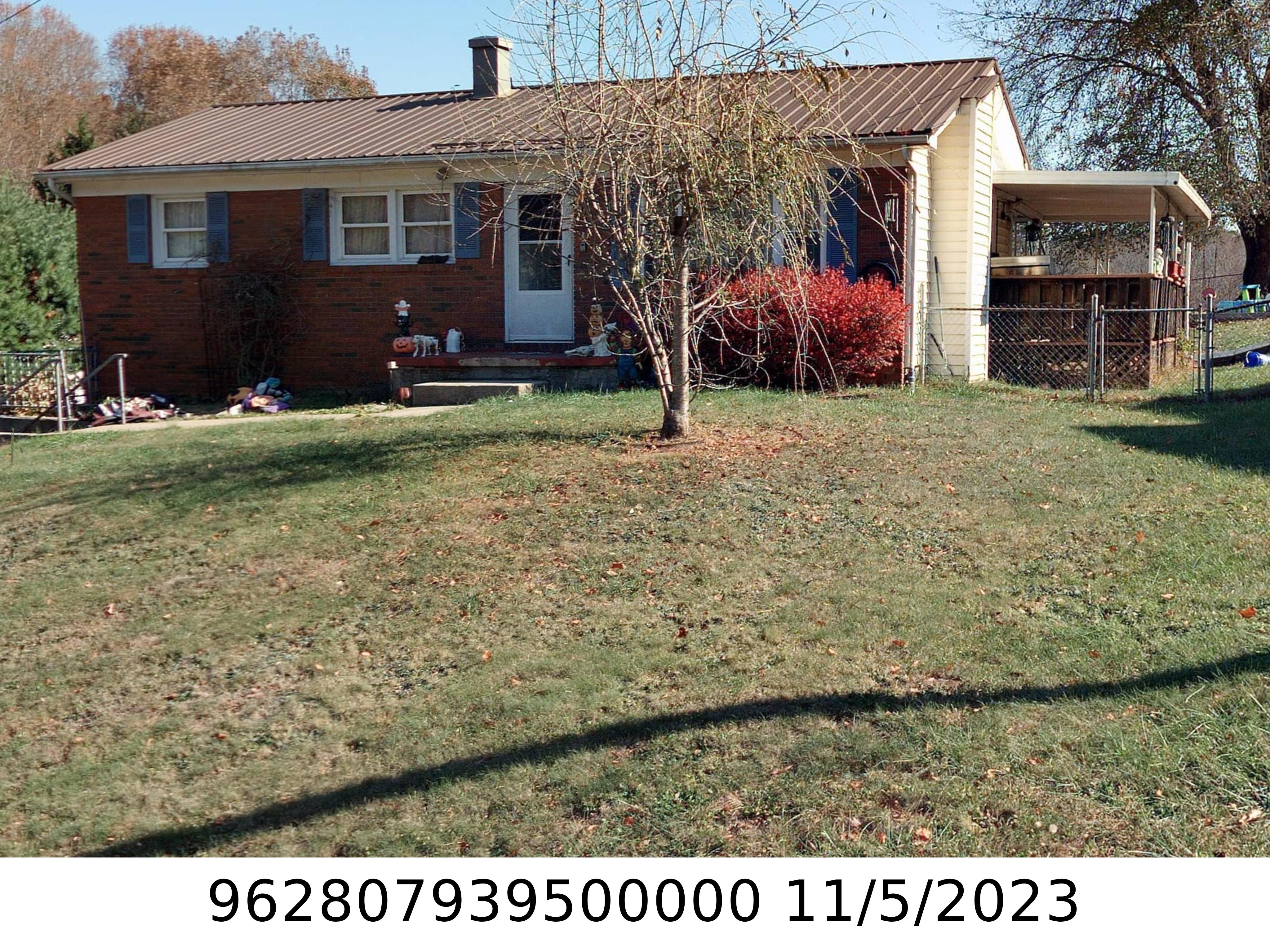 A picture of the property located at 25 CEDAR HILL CIR, ASHEVILLE NC 28806.
