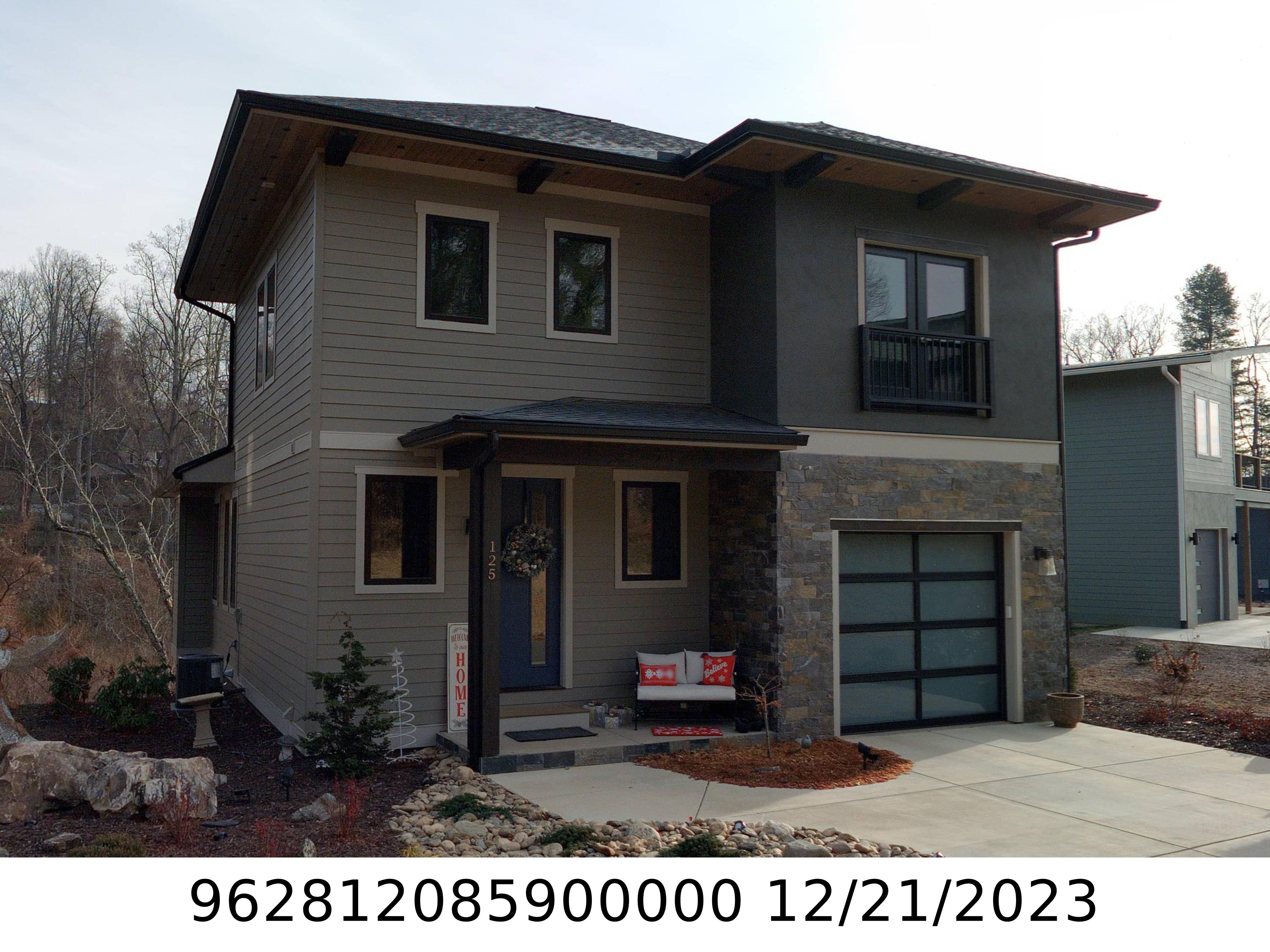 A picture of the property located at 125 ROUGH BARK TRL, ASHEVILLE NC 28806.