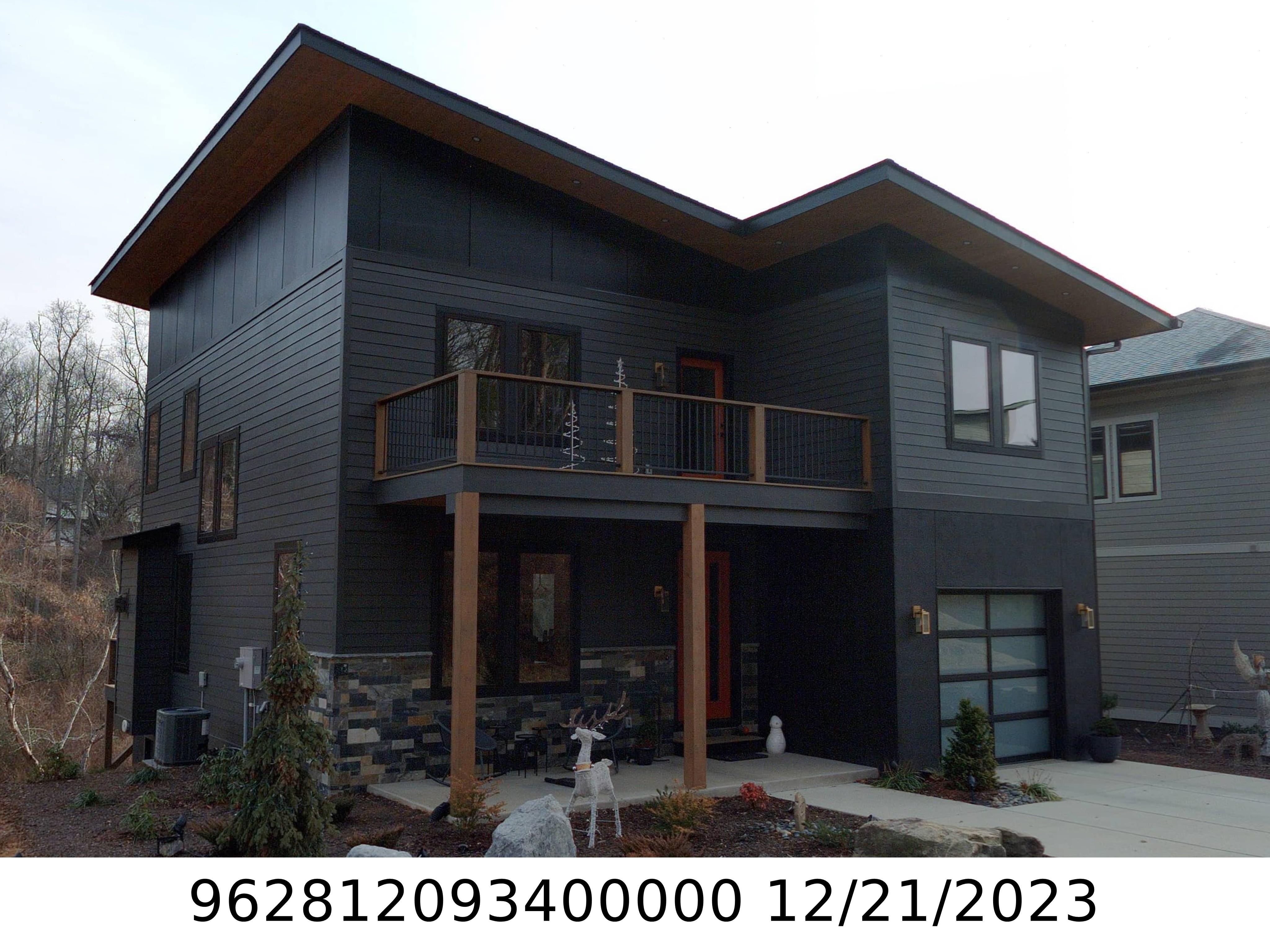 A picture of the property located at 127 ROUGH BARK TRL, ASHEVILLE NC 28806.