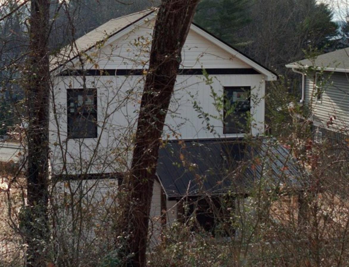 A picture of the property located at 11 ESCONDIDO DR, ASHEVILLE NC 28806.