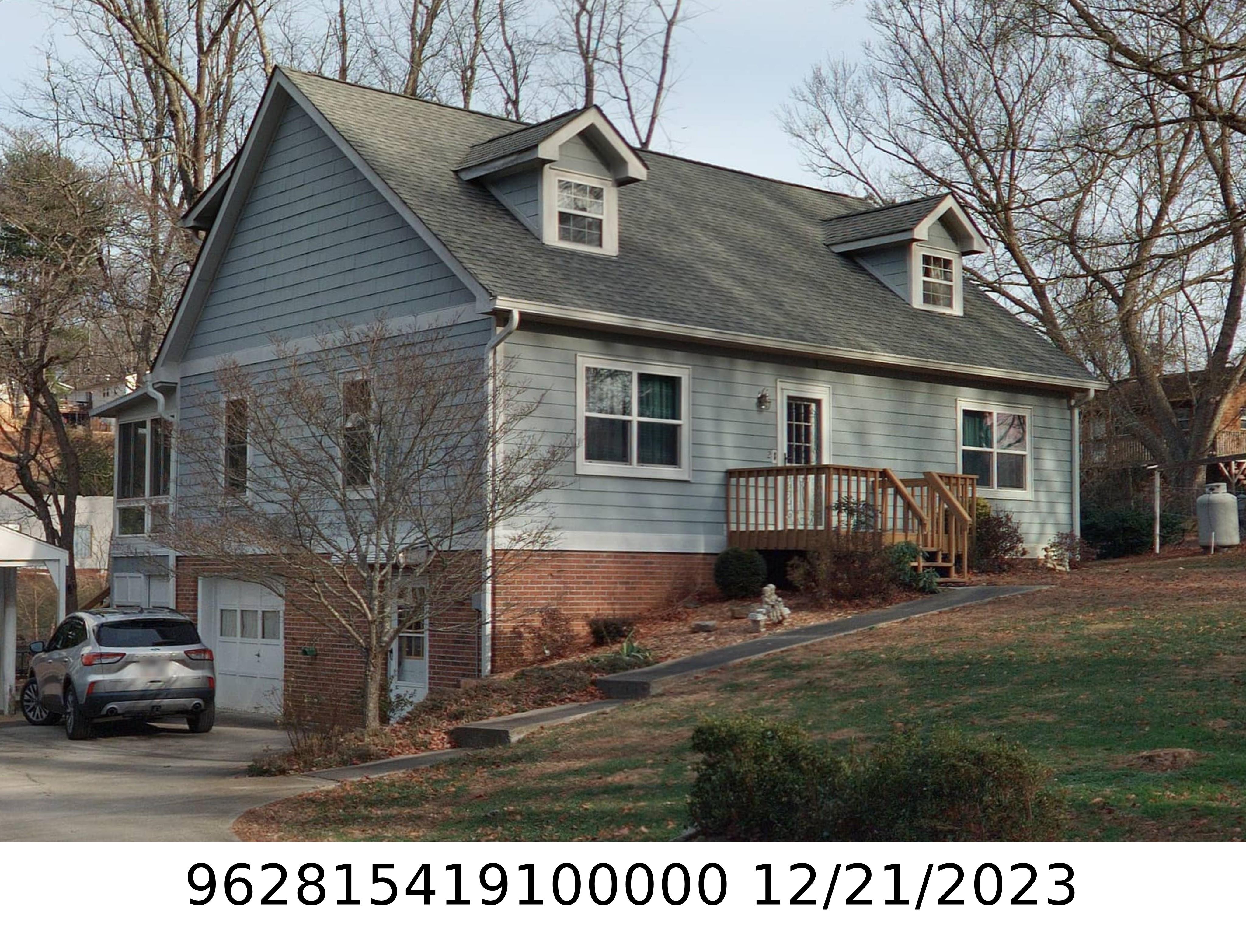 A picture of the property located at 2 EASY LIVING LN, ASHEVILLE NC 28806.