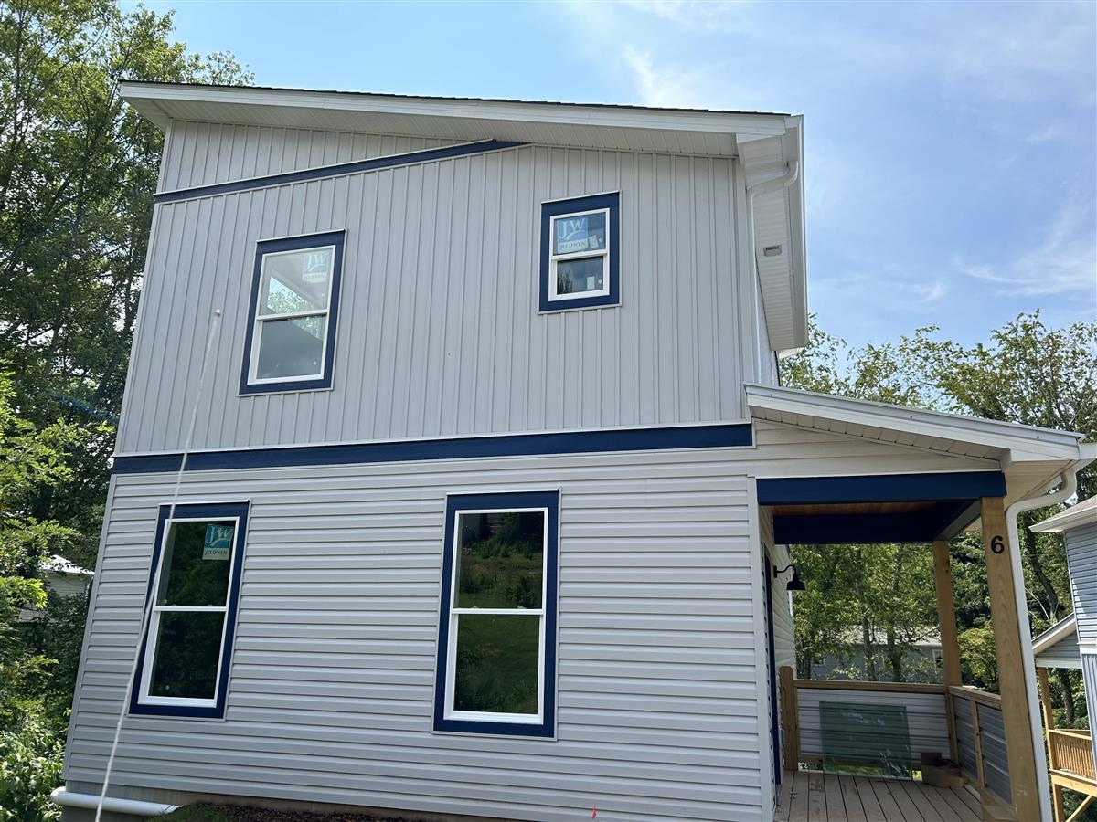 A picture of the property located at 6 ESCONDIDO DR, ASHEVILLE NC 28806.