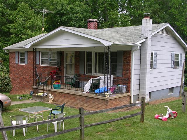 A picture of the property located at 29 CEDAR HILL CIR, ASHEVILLE NC 28806.