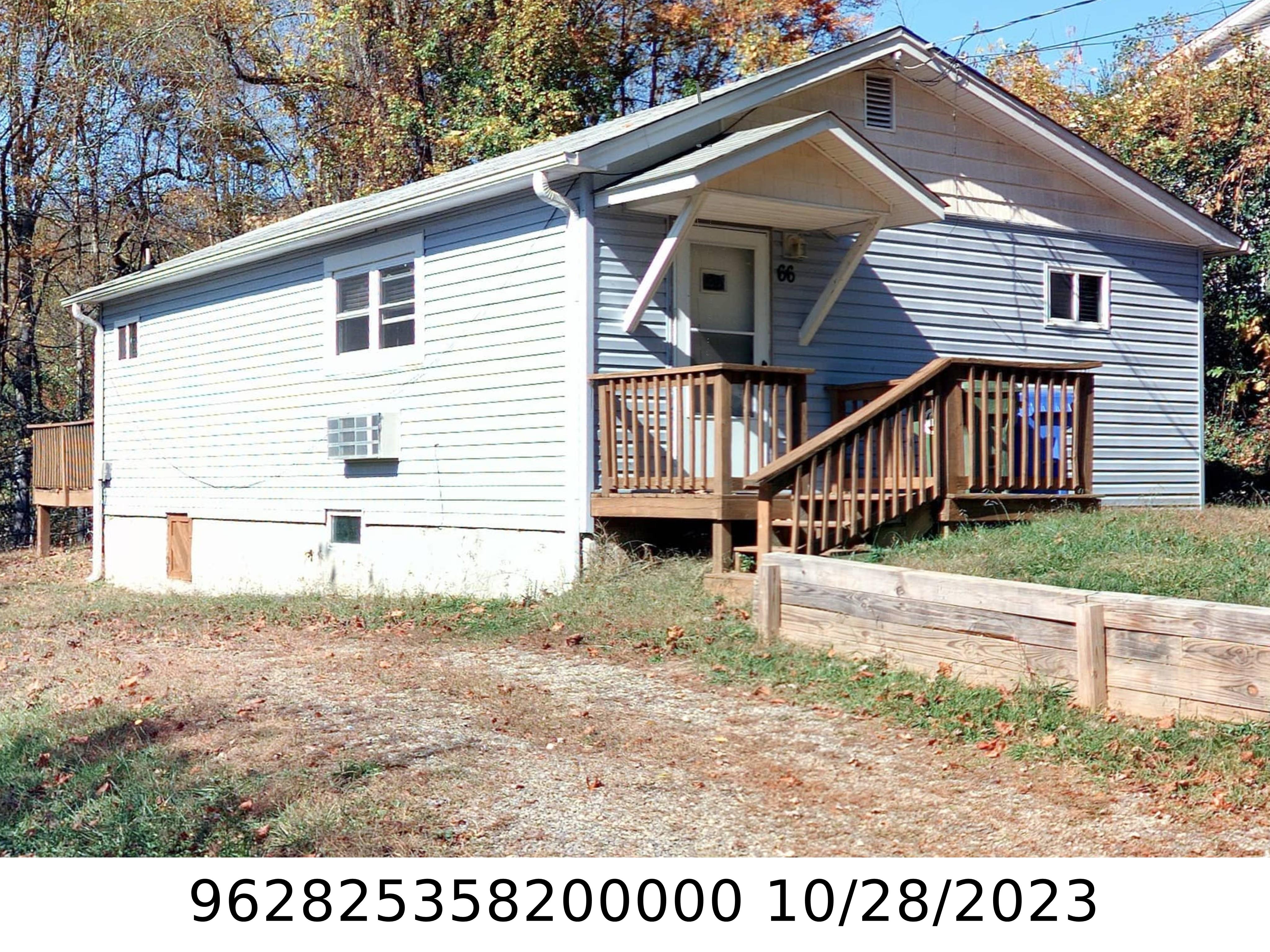 A picture of the property located at 66 DEAVER PARK CIR, ASHEVILLE NC 28806.