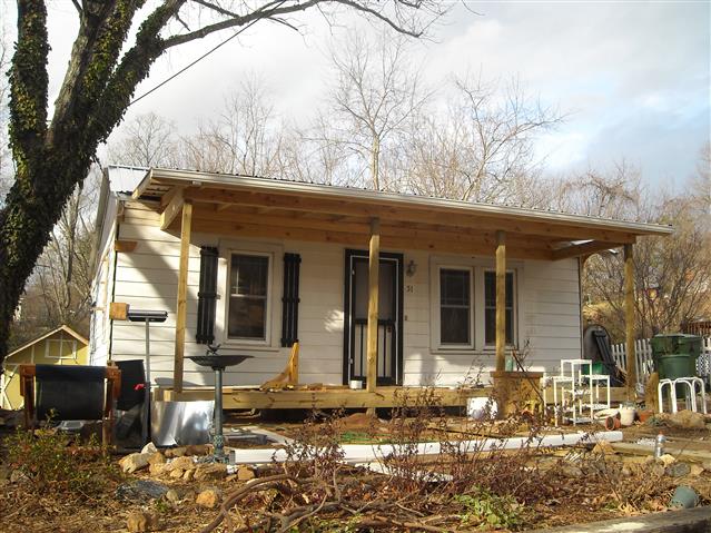 A picture of the property located at 51 DEAVER PARK CIR, ASHEVILLE NC 28806.