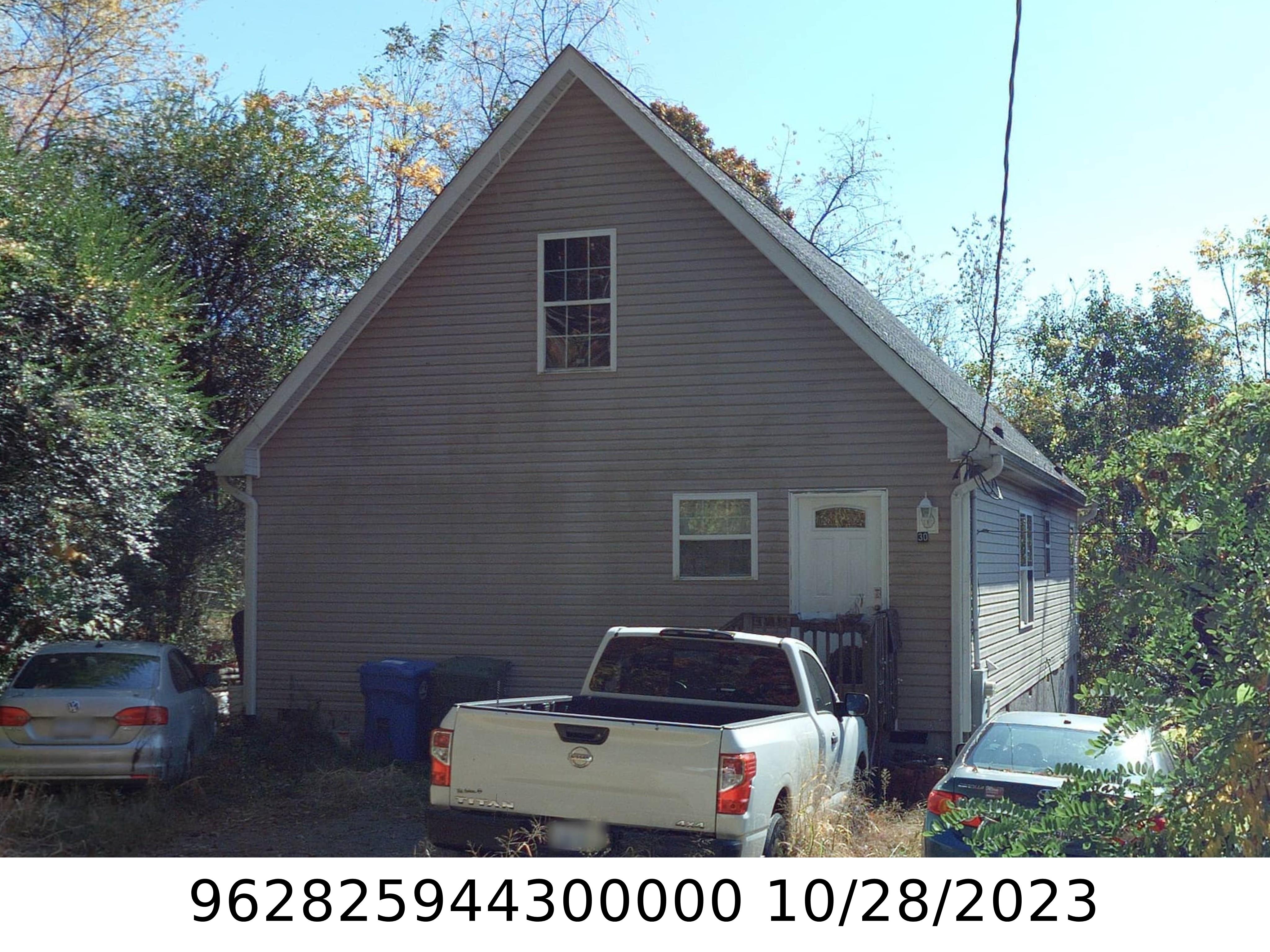 A picture of the property located at 30 DEAVER PARK CIR, ASHEVILLE NC 28806.