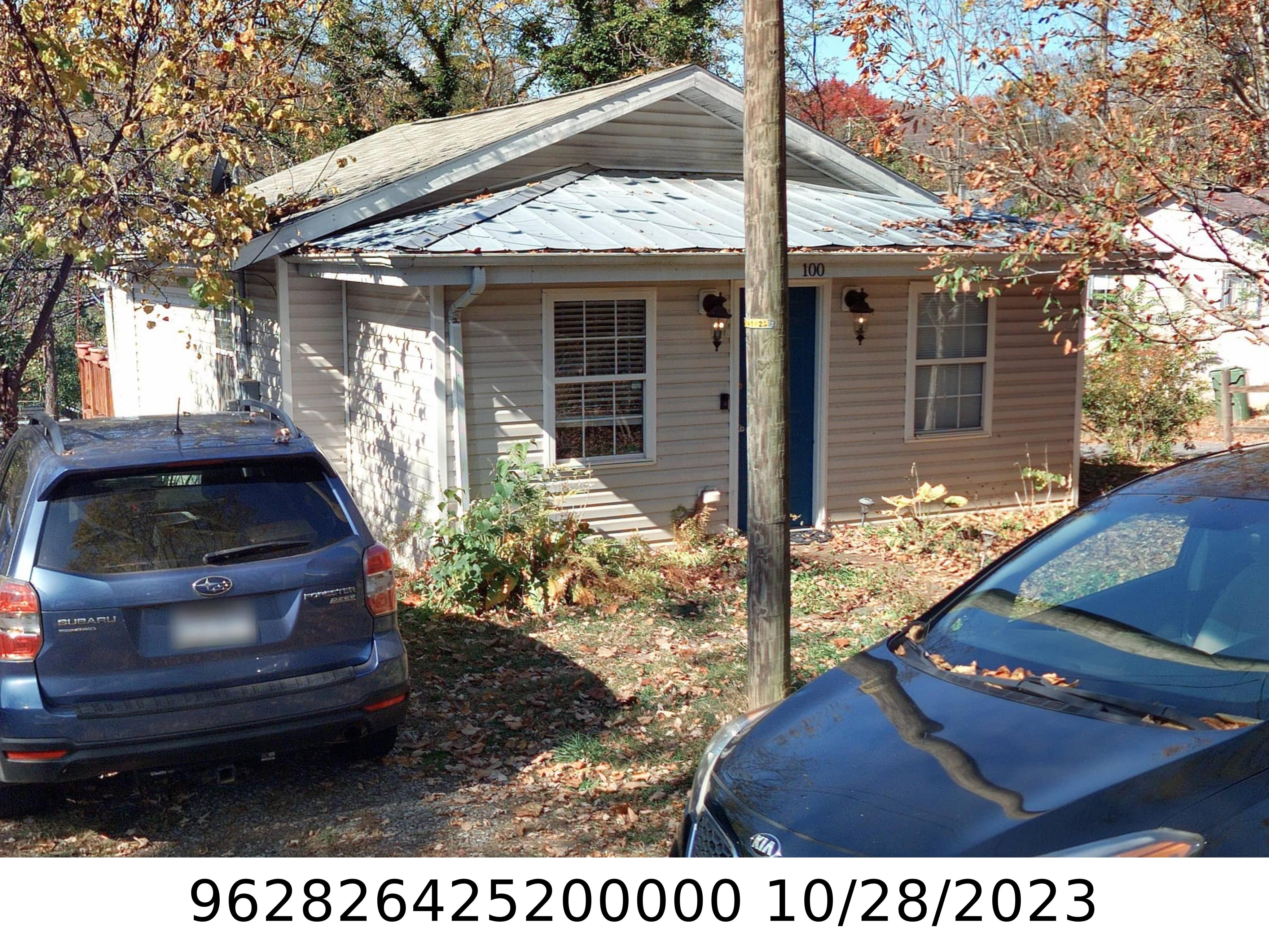 A picture of the property located at 100 DEAVER PARK CIR, ASHEVILLE NC 28806.