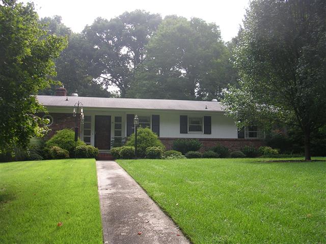 A picture of the property located at 55 CRANESWAY DR, ASHEVILLE NC 28806.