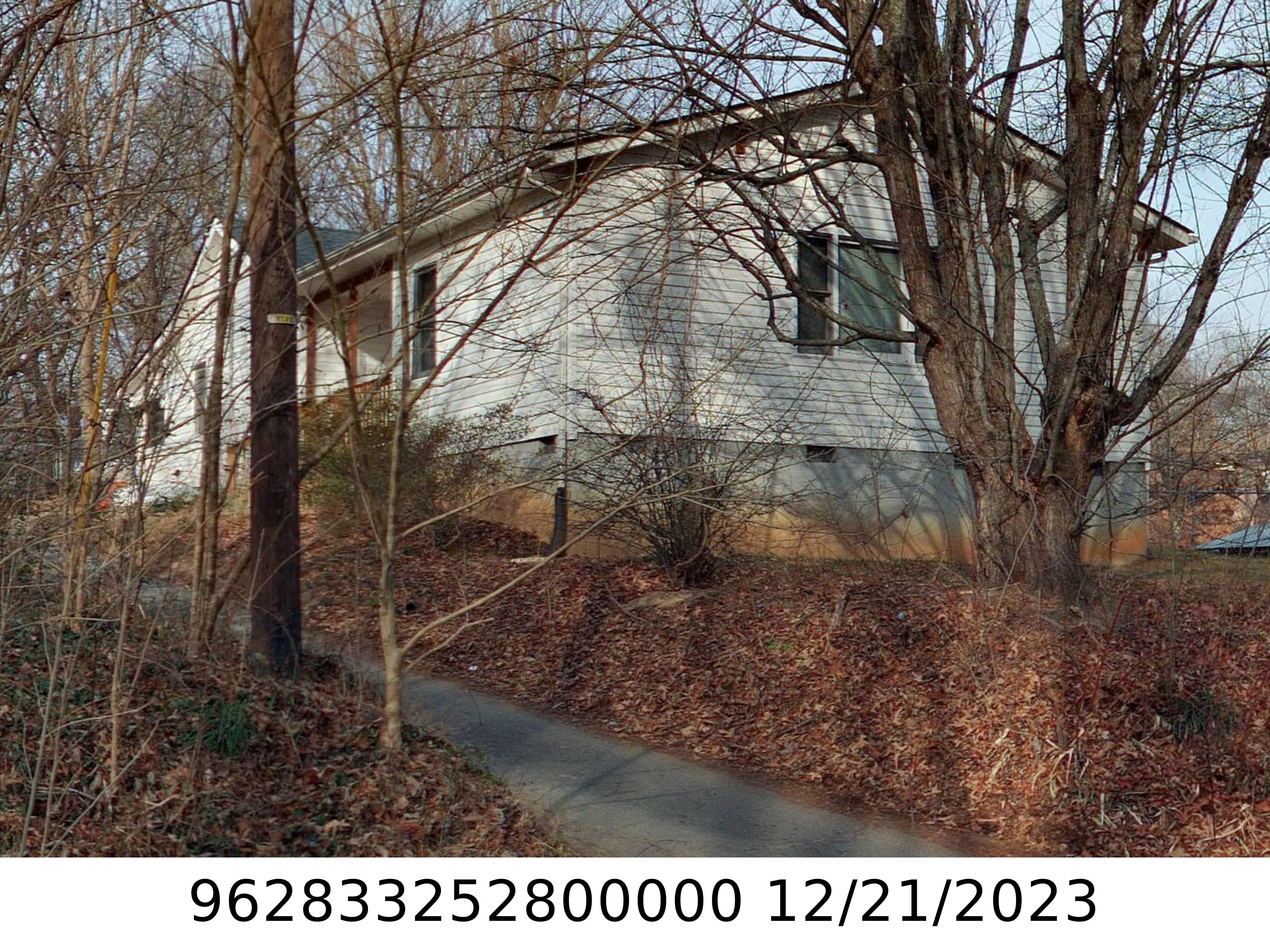 A picture of the property located at 20 SPRING DR, ASHEVILLE NC 28806.