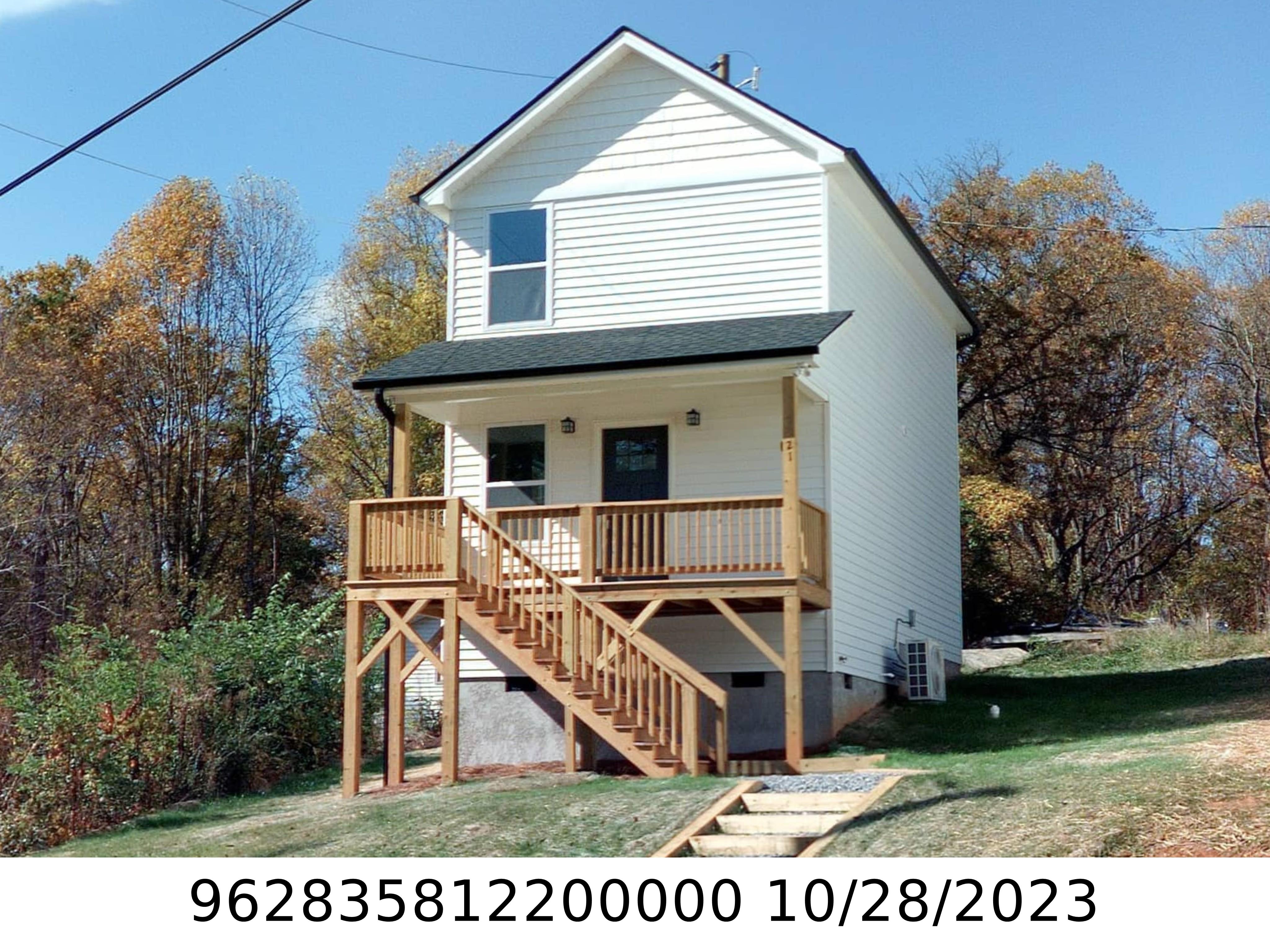 A picture of the property located at 21 FRIENDLY HOLW, ASHEVILLE NC 28806.