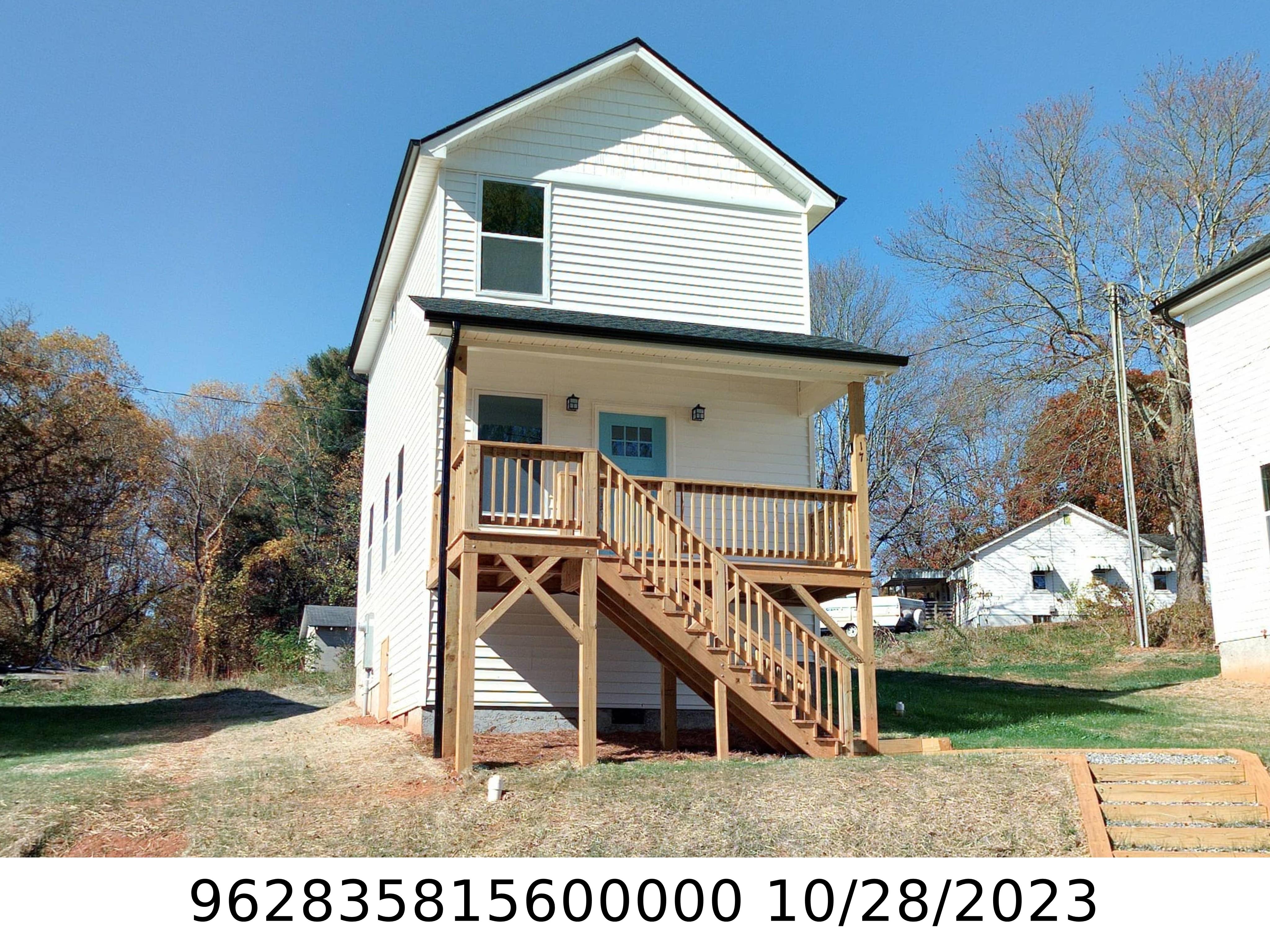 A picture of the property located at 17 FRIENDLY HOLW, ASHEVILLE NC 28806.