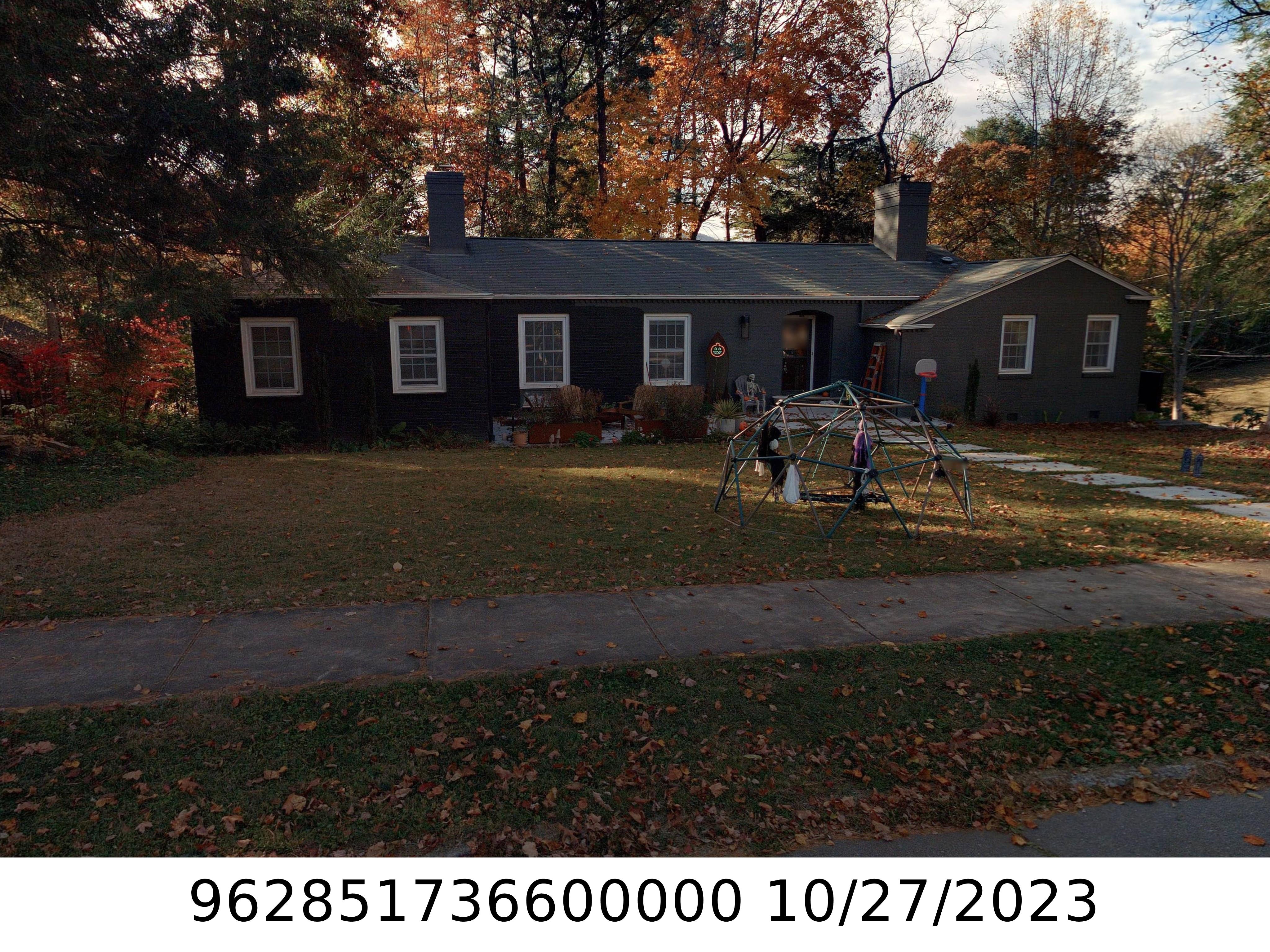 A picture of the property located at 62 CRANFORD RD, ASHEVILLE NC 28806.